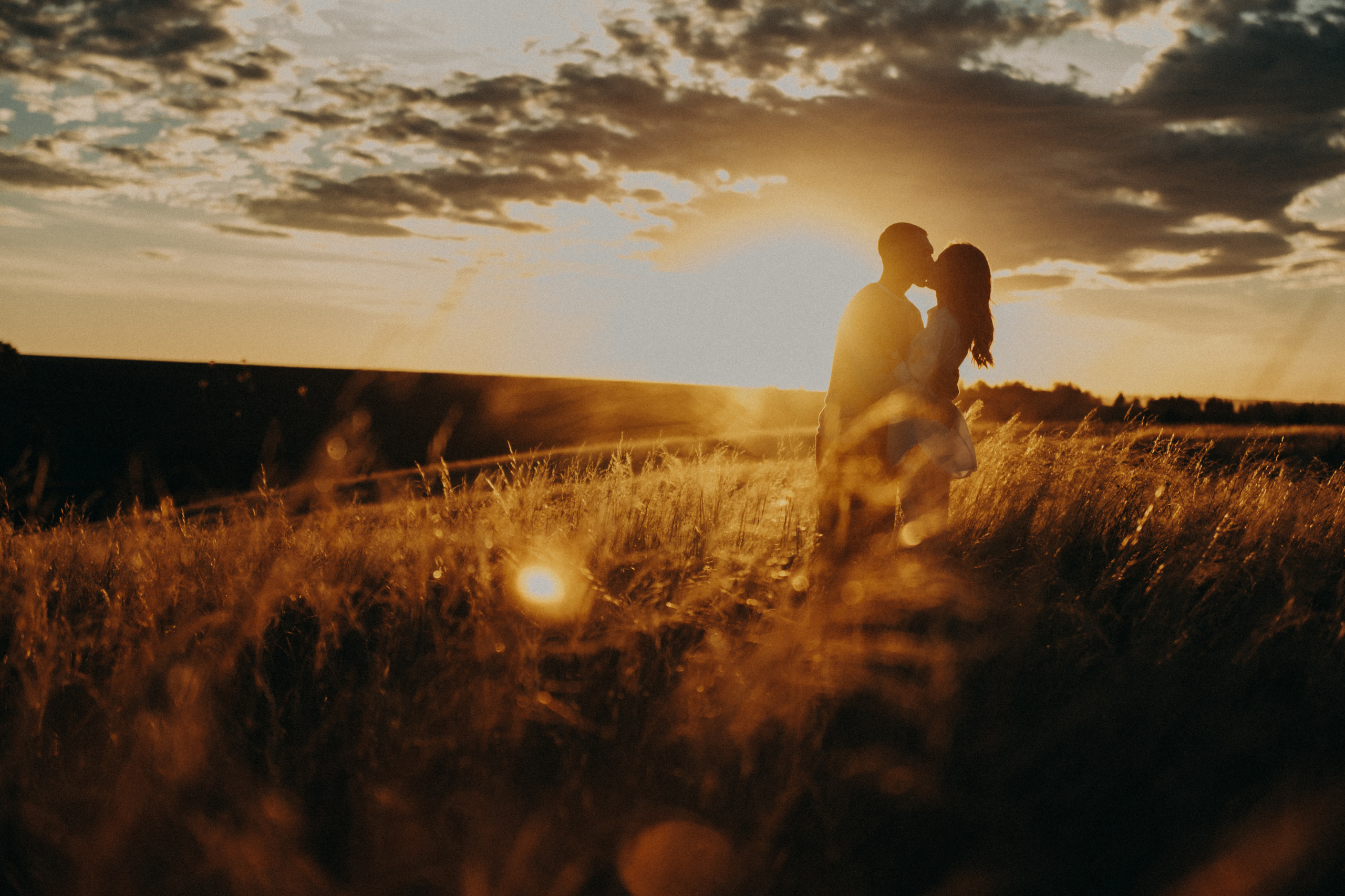 Фотосессия Love Story. Фотограф в Барнауле Дарья Бутурлакина. Люби.Цени.Касайся