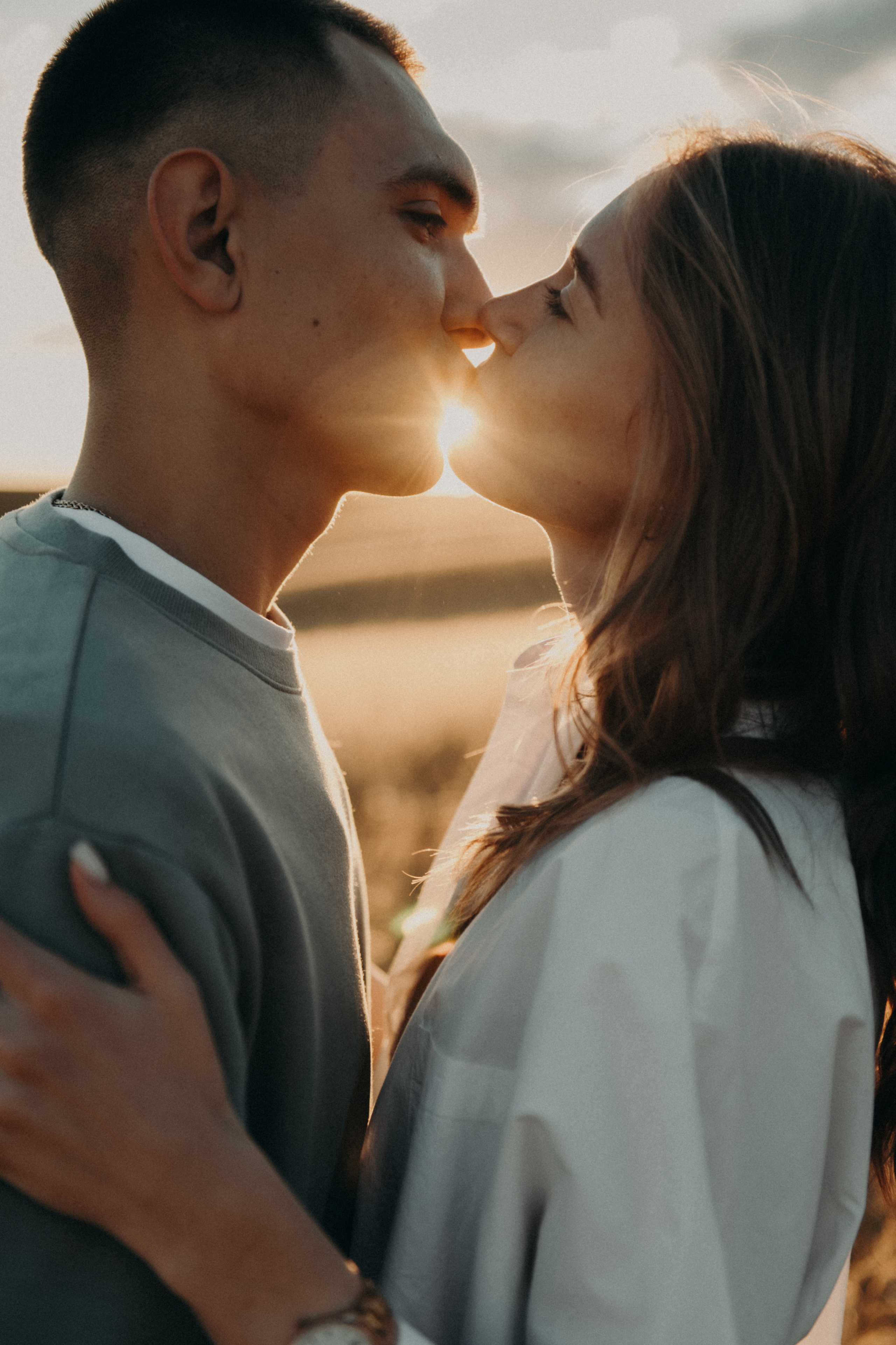 Фотосессия Love Story. Фотограф в Барнауле Дарья Бутурлакина. Люби.Цени.Касайся