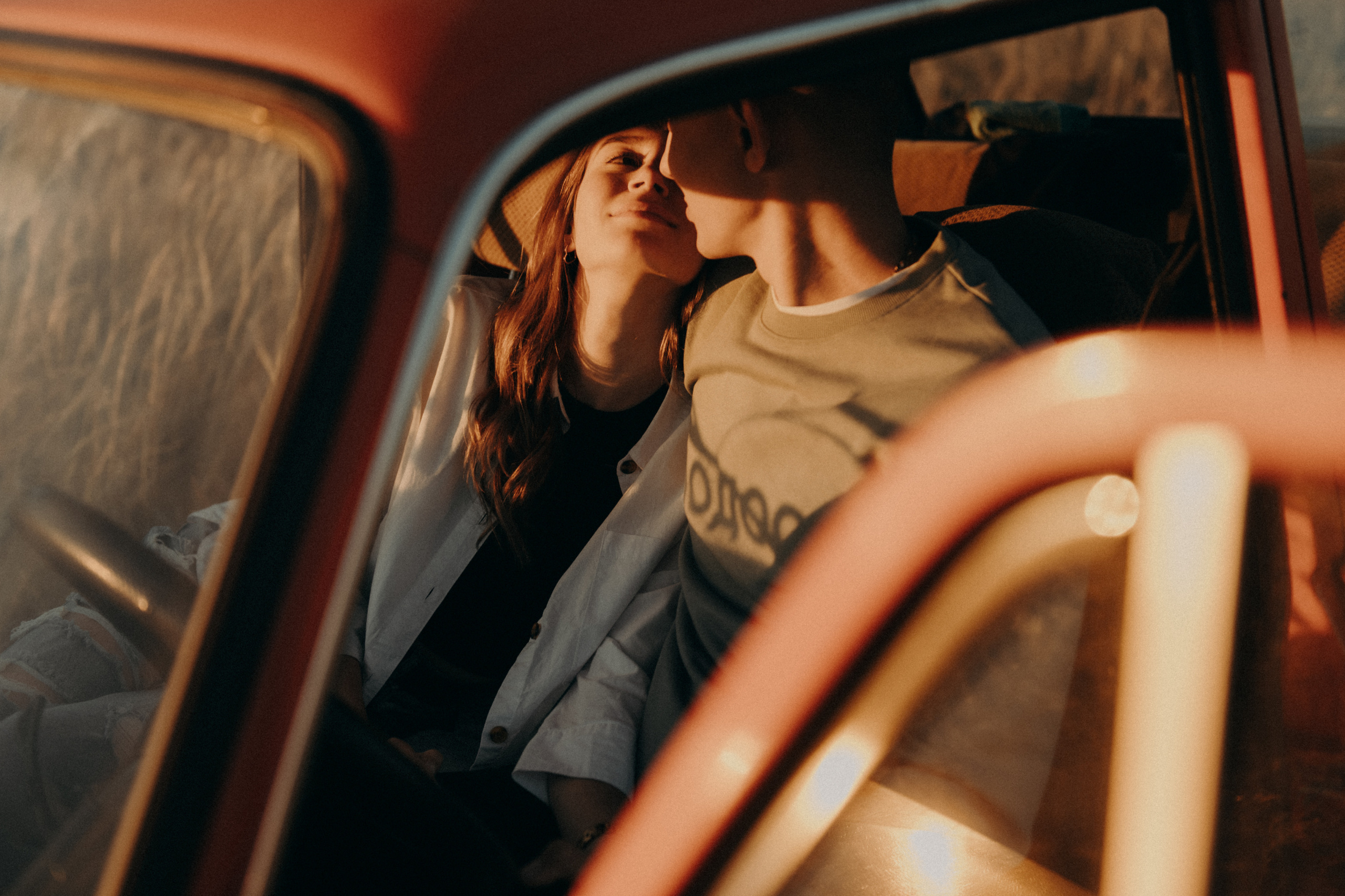 Фотосессия Love Story. Фотограф в Барнауле Дарья Бутурлакина. Люби.Цени.Касайся