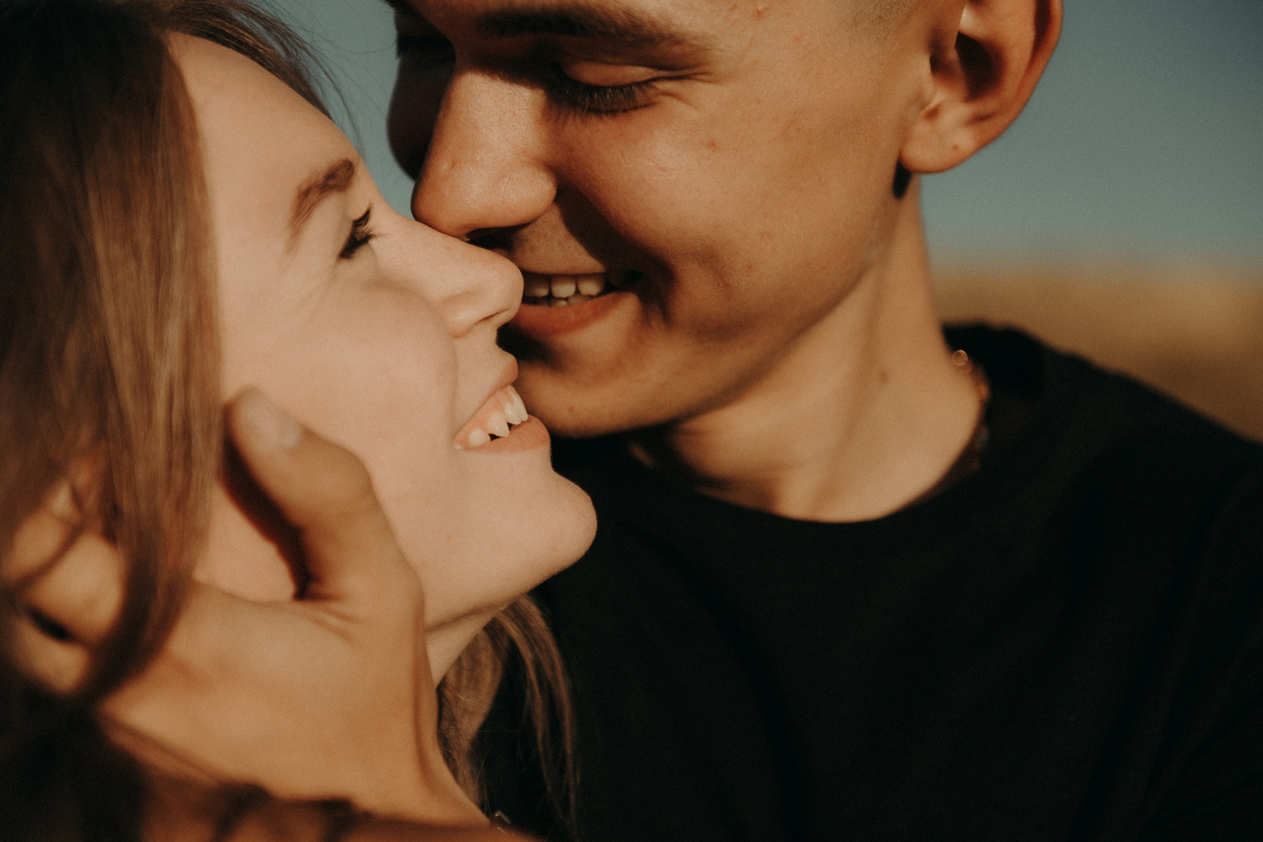 Фотосессия Love Story. Фотограф в Барнауле Дарья Бутурлакина. Люби.Цени.Касайся