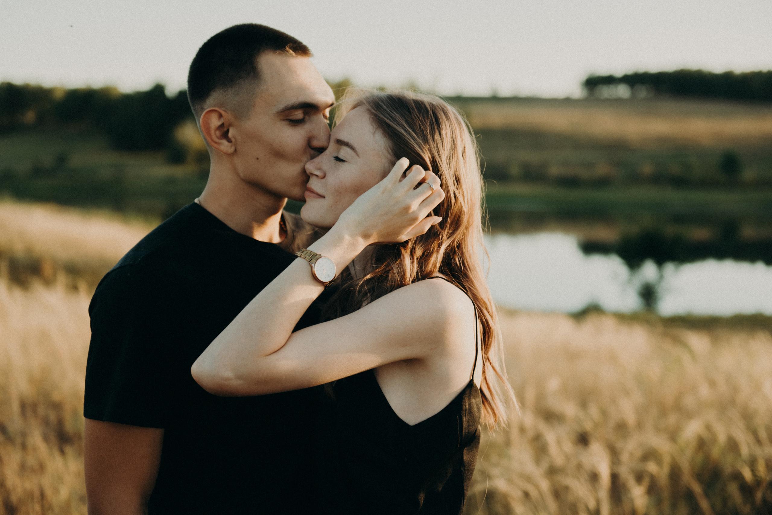 Фотосессия Love Story. Фотограф в Барнауле Дарья Бутурлакина. Люби.Цени.Касайся