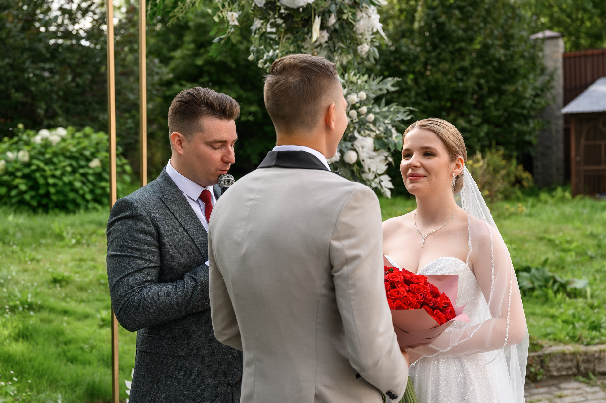 Свадебная фотосессия Банкетный зал Замок Монсоро. Свадебный фотограф Москва Юрий Кульман
