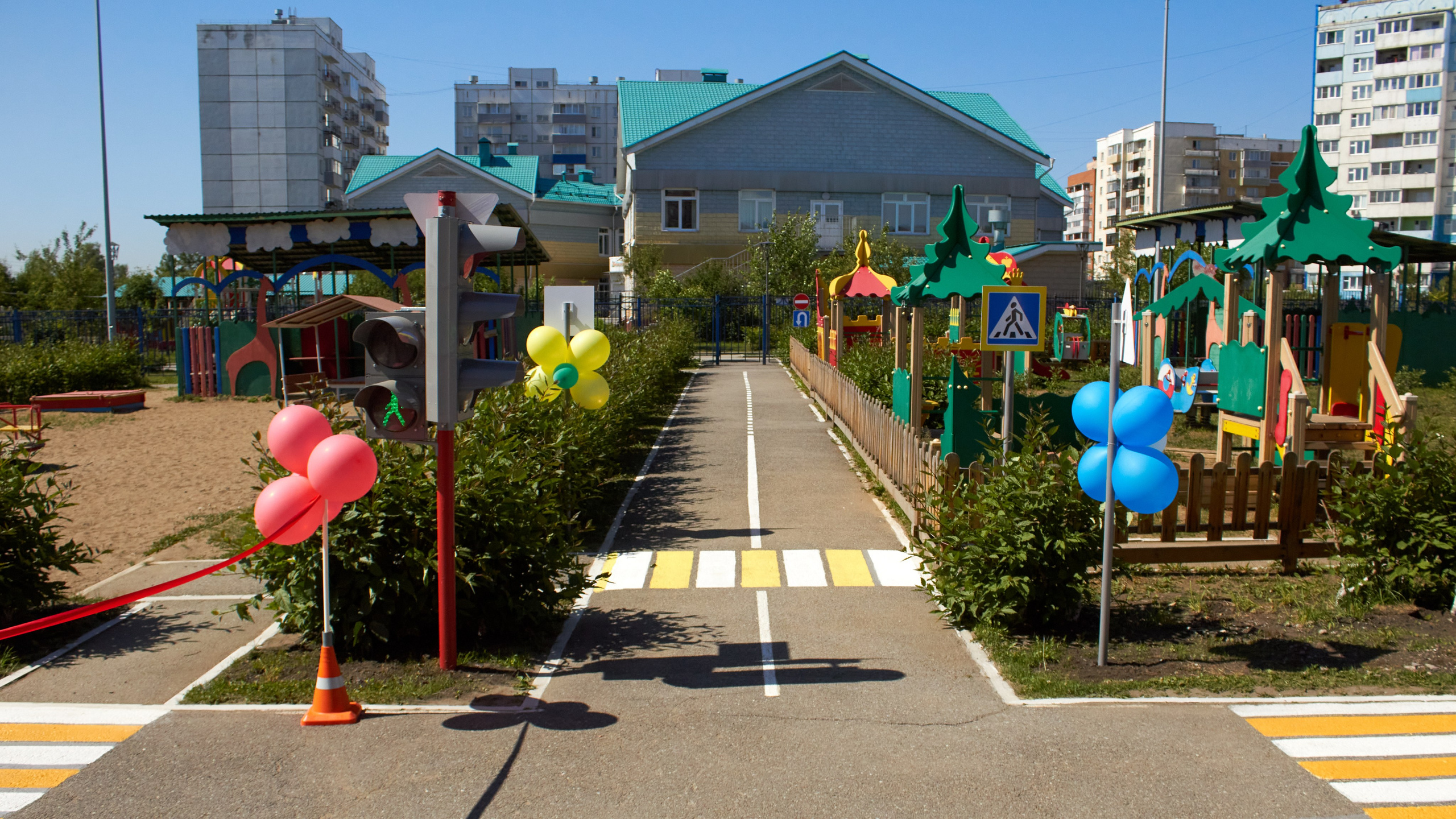Открытие детского автогородока по безопасности дорожного движения. [fXph] Фотограф Масликов Илья. Съёмка мероприятий в Ленинске-Кузнецком