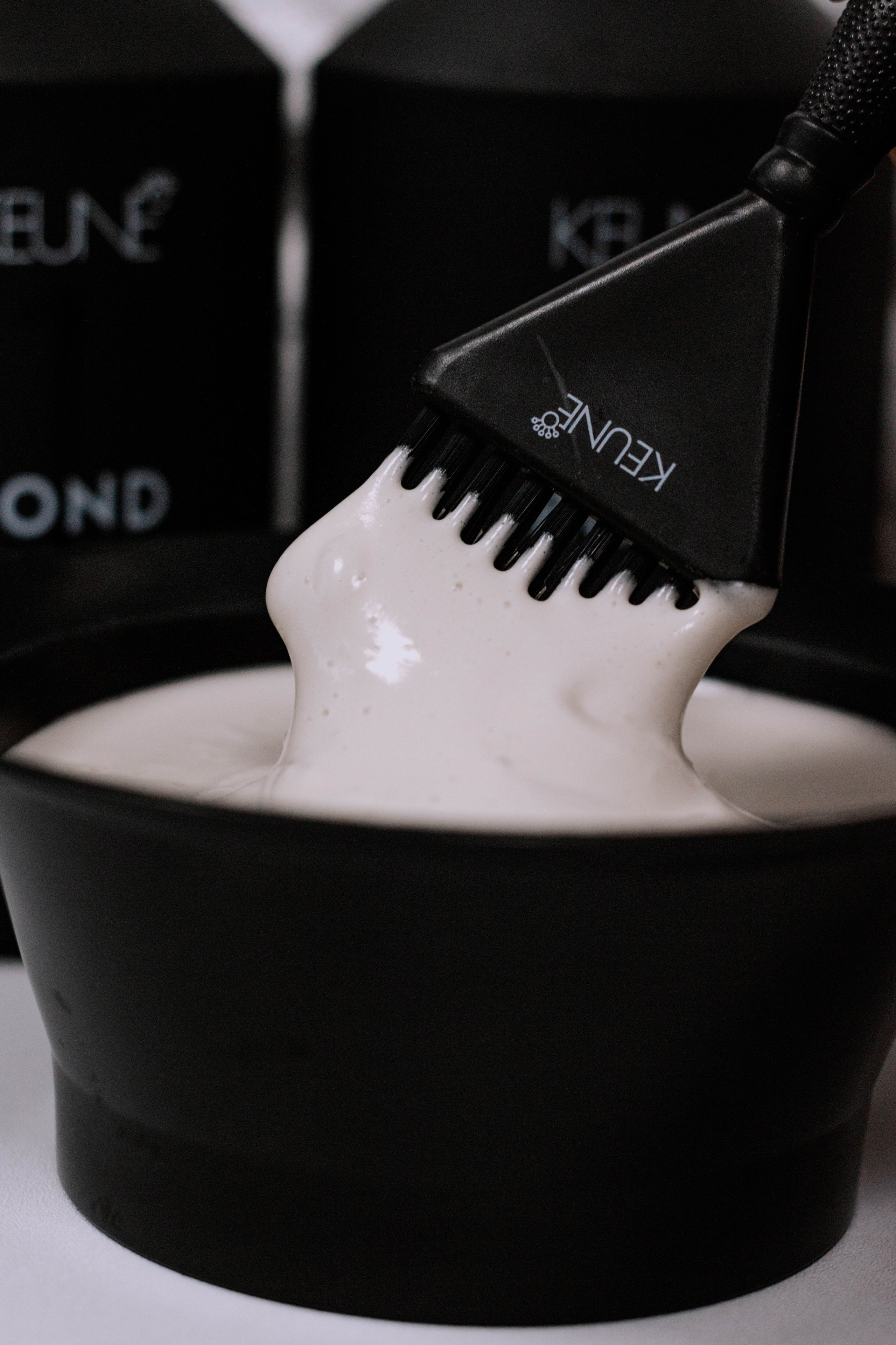 Настя- стилист по волосам. Бережно сохраняю ваши чувства и истории на своих фотографиях