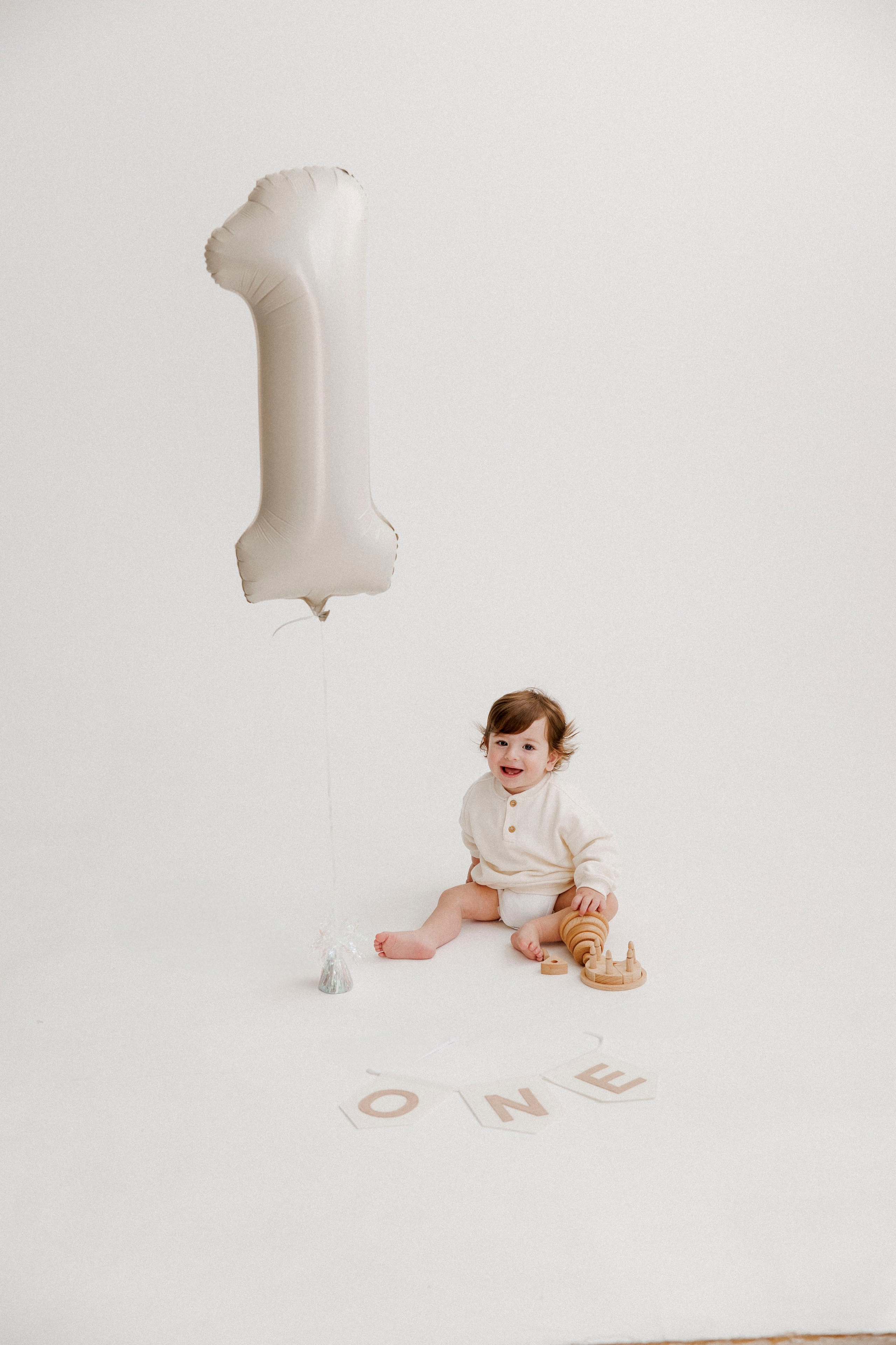 One year inside the White studio. Wedding and family photographer