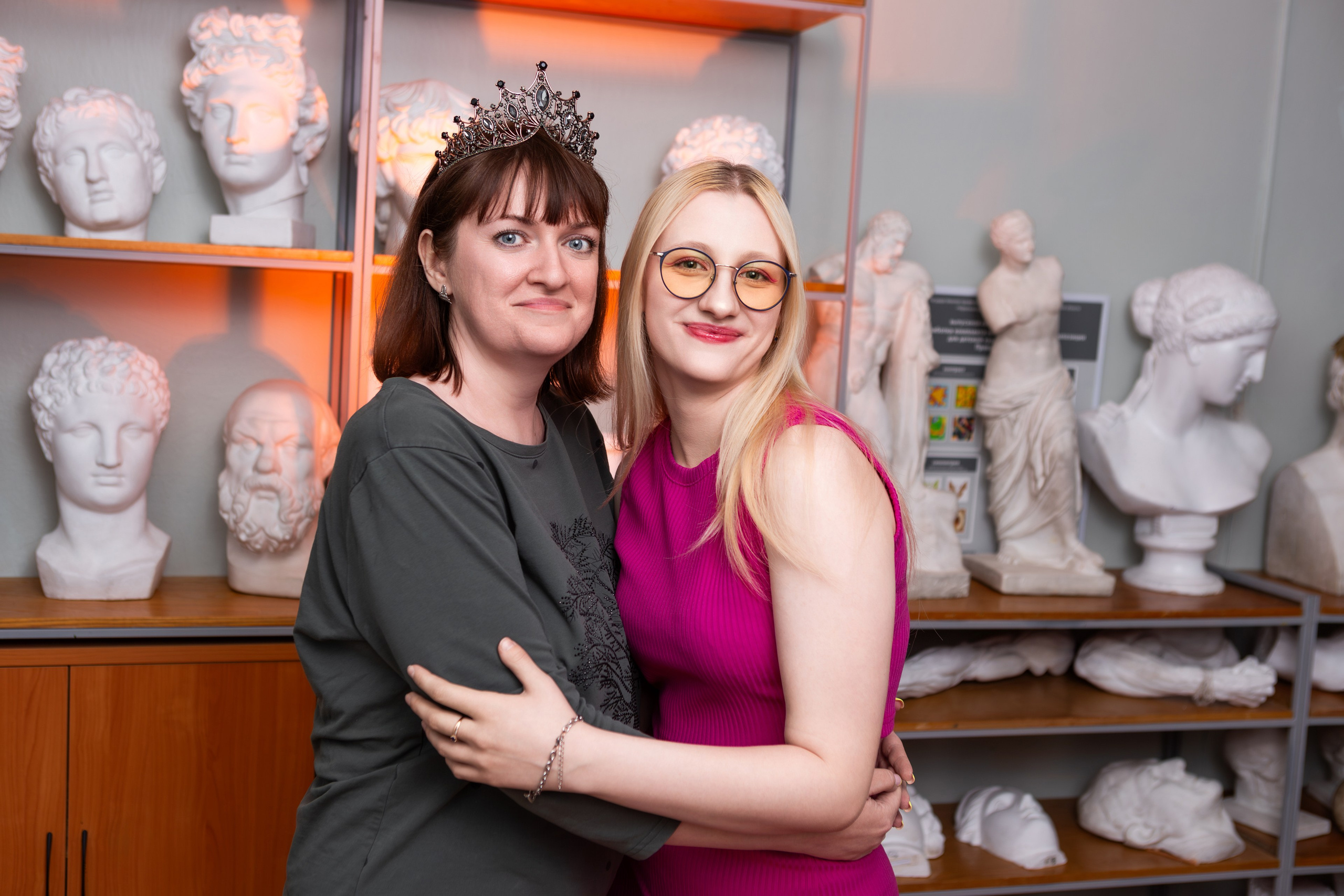 ФОТОСЕССИЯ В АУДИТОРИИ ДЛЯ БУДУЩИХ УЧИТЕЛЕЙ — выпускников Чернского профессионально-педагогического колледжа. ТВОЙ АЛЬБОМ / ТВОИ ПРАВИЛА