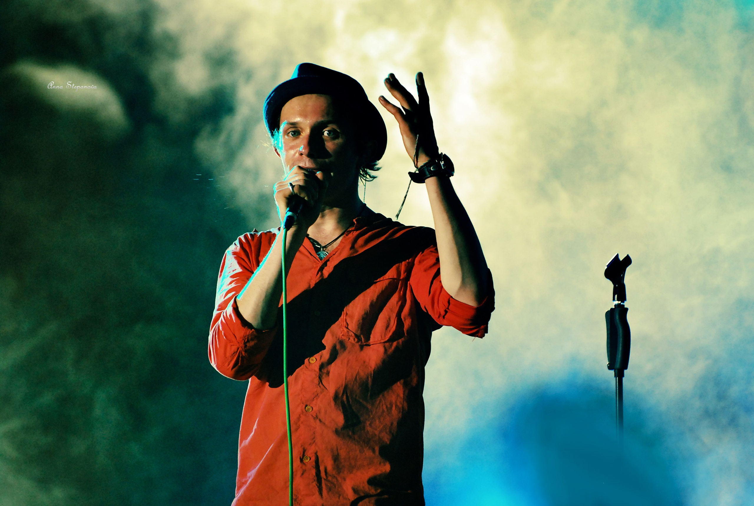 Солист латышской группы Brainstorm Renars Kaupers в Лужниках презентация альбома шаг