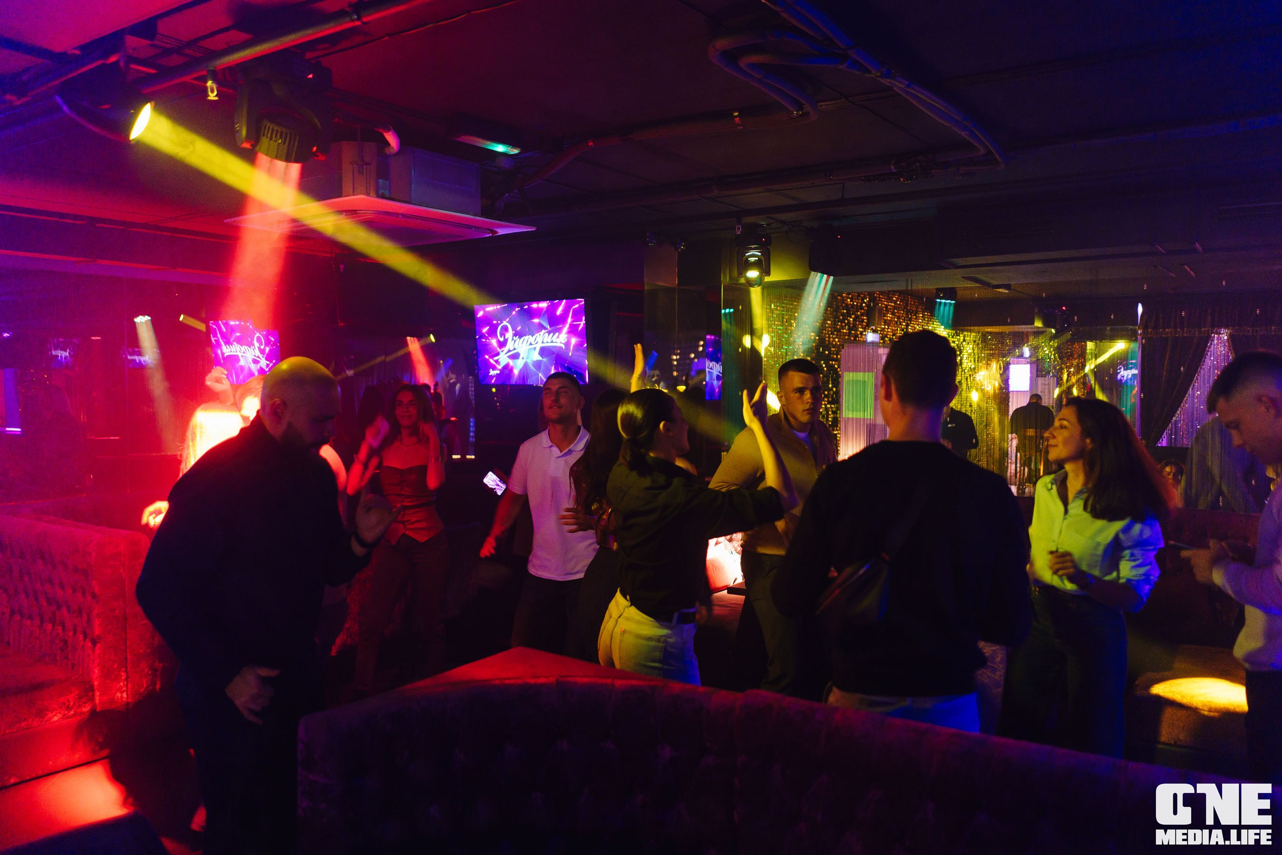 Фоторепортаж из караоке-клуба Эйфория. One Media Life: фоторепортажи, фотоотчеты с мероприятий и заведений