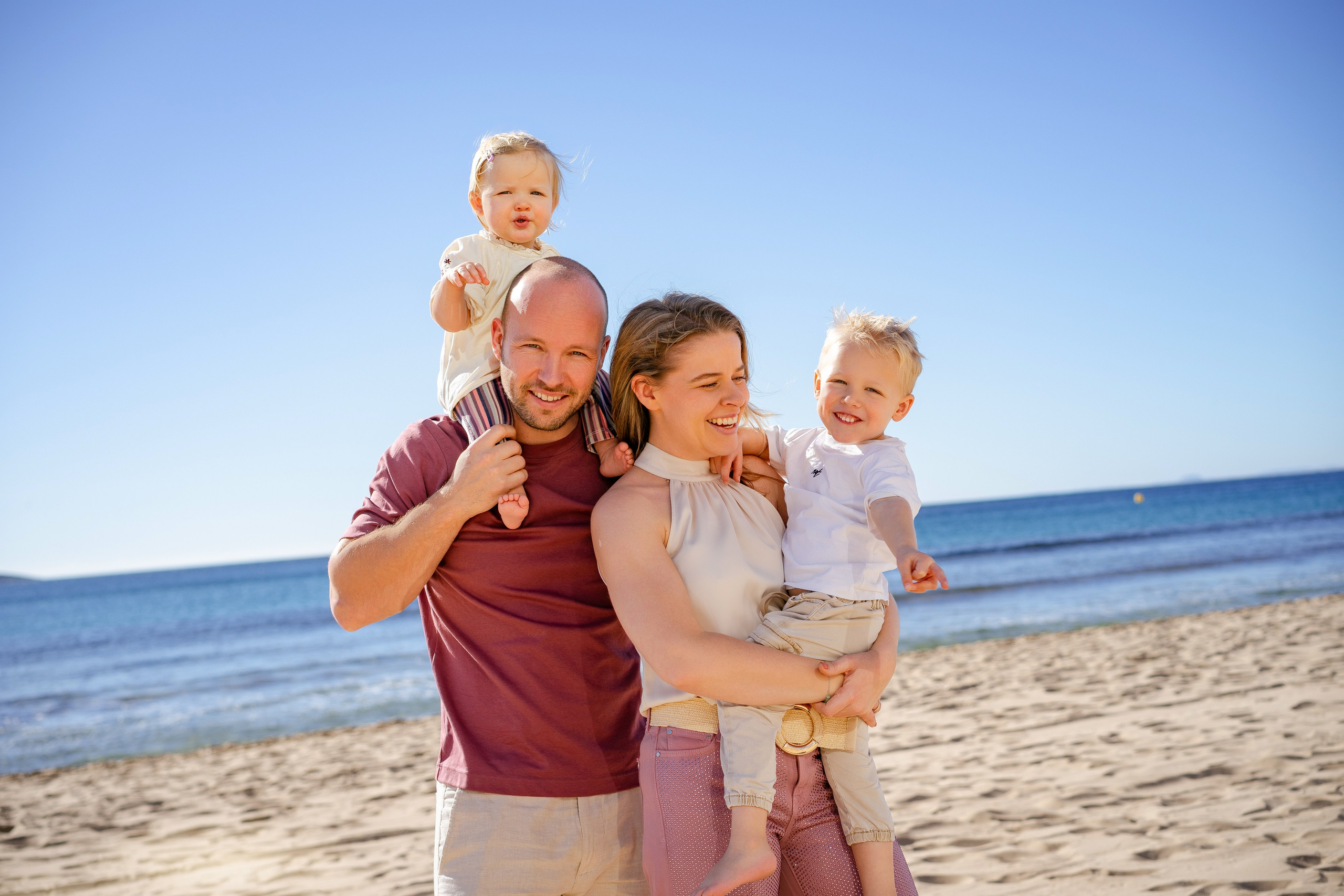 A professinal family photography in Benidorm. Портретный и интерьерный фотограф Илья Орлов