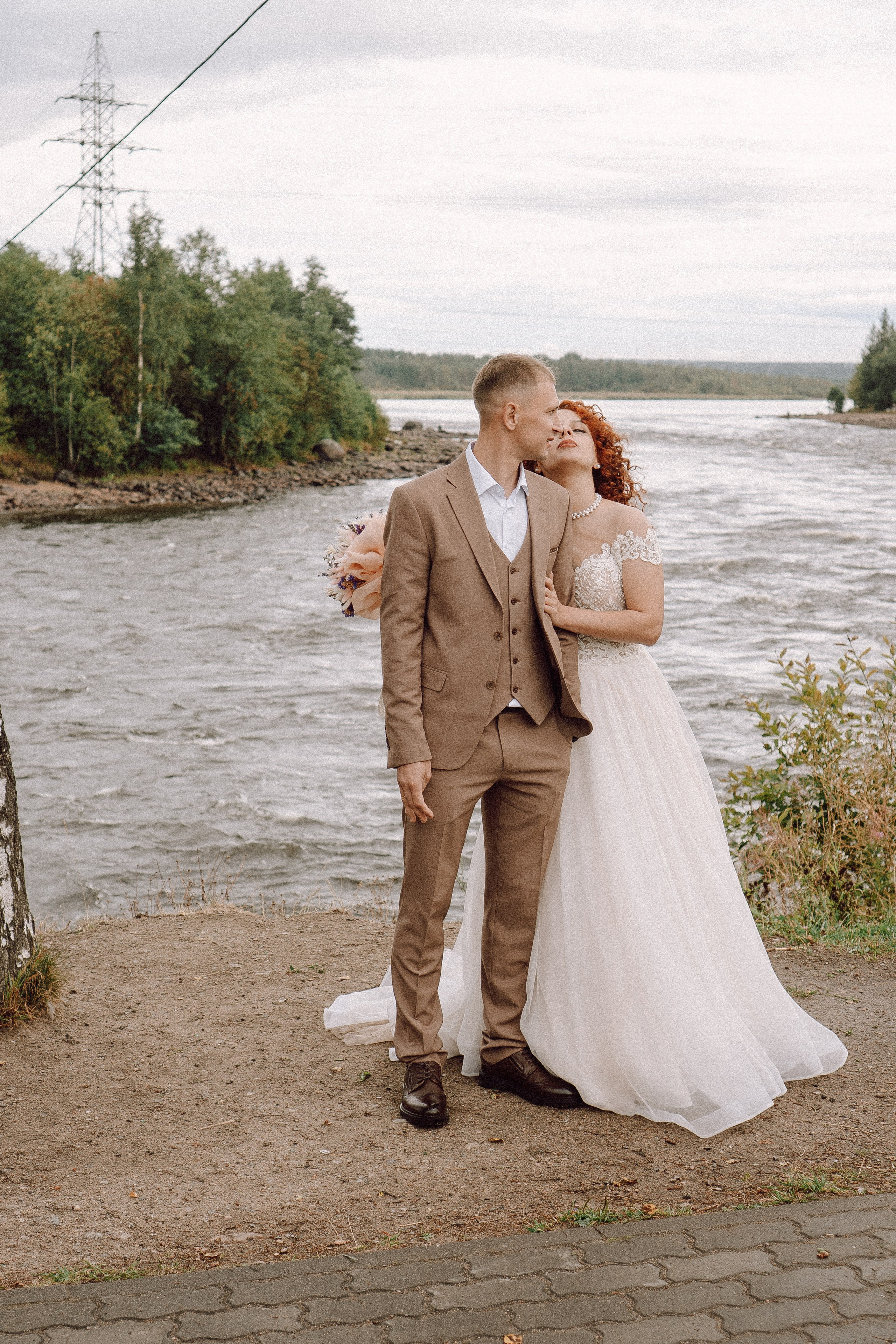 СВАДЕБНАЯ ФОТОСЕССИИЯ ПАРЫ В ГОРОДЕ ПРИОЗЕРСК В СОСНОВОМ ЛЕСУ И С ПИКАПОМ. Профессиональный фотограф, Санкт-Петербург — Виктория Богомолова