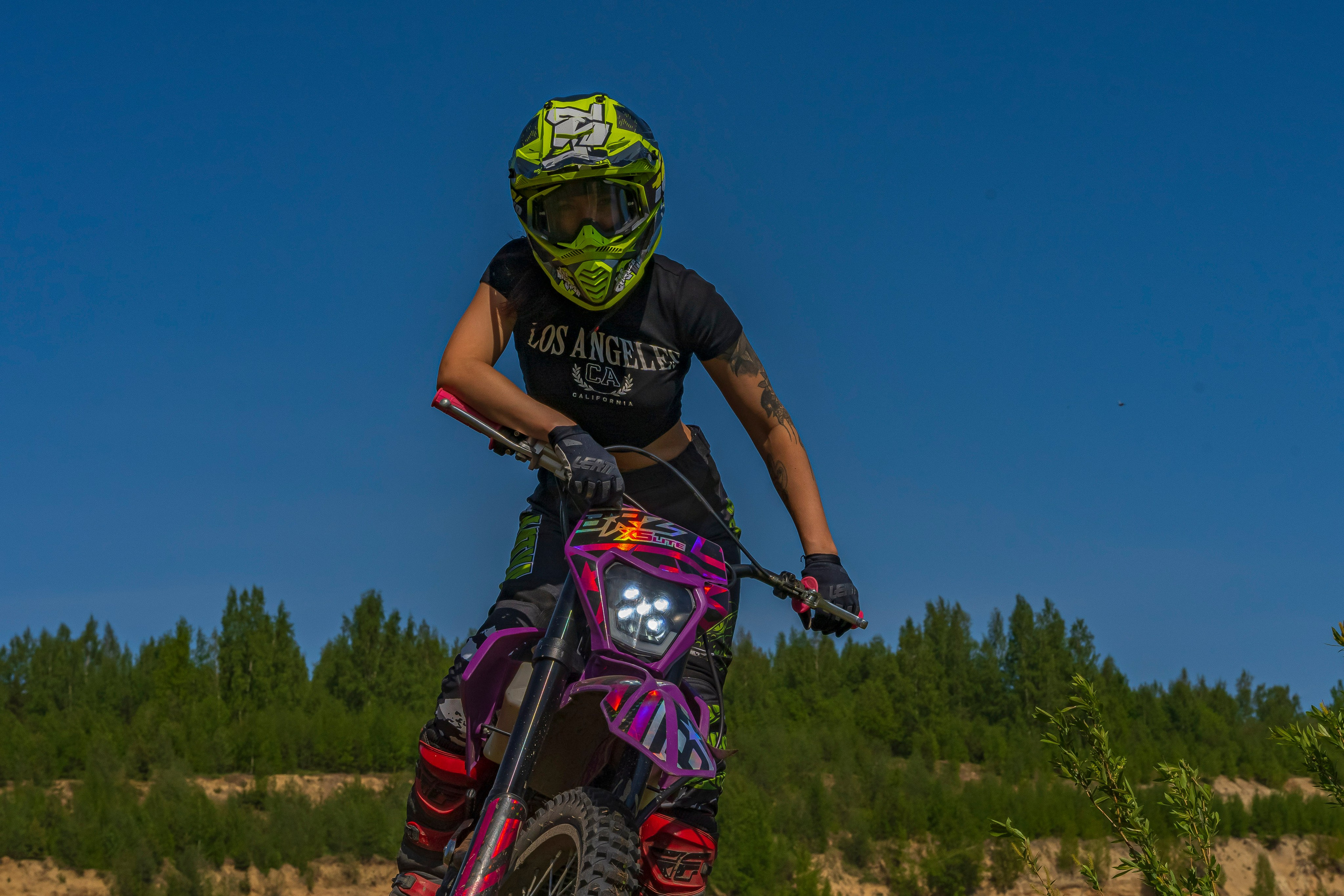 Катя Ли. Графический дизайнер Илья Левченко