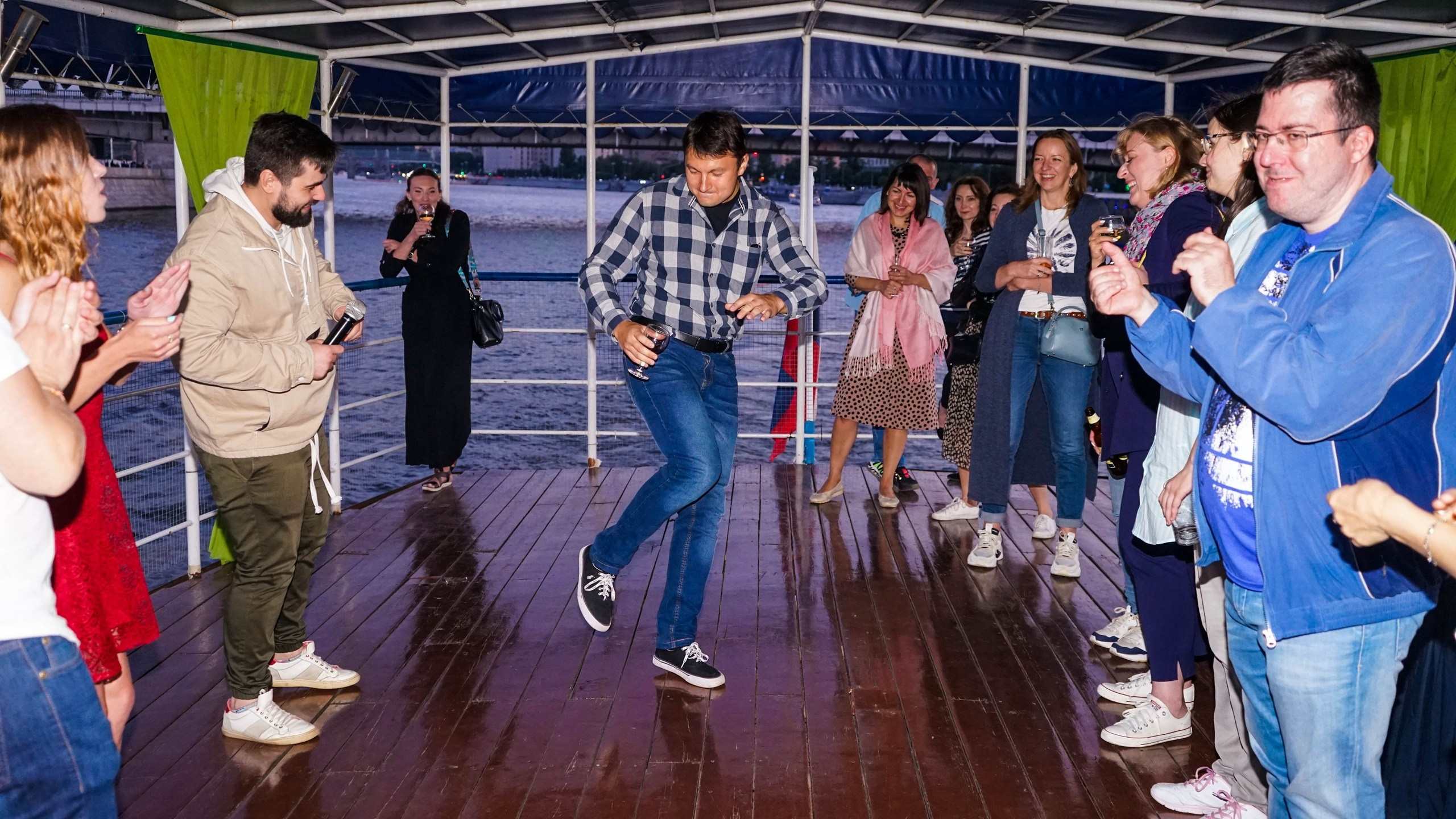 Танцы на воде | 24.07.21. Галерея Фантим