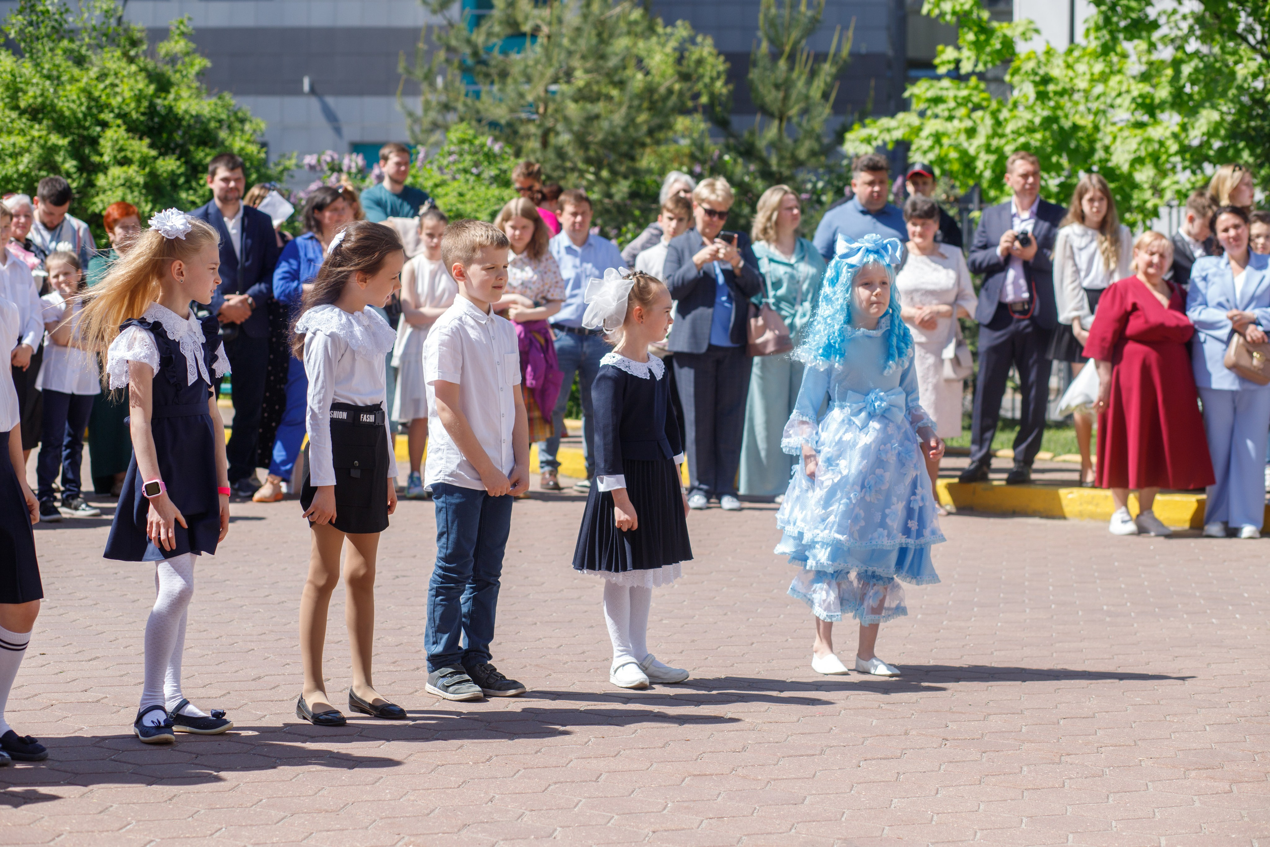 Репортажная съемка с Последнего звонка в школе в Москве. Семейный и школьный фотограф в Москве Анна Ткач