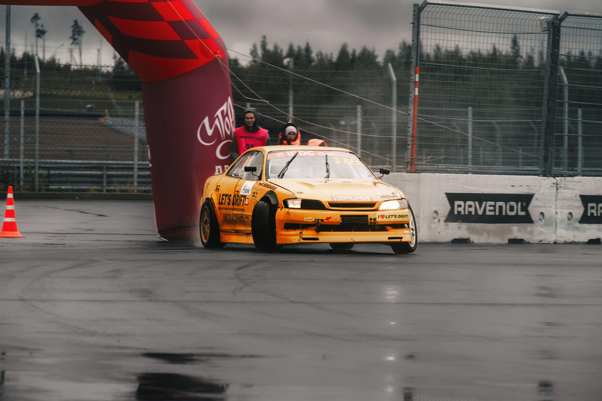 IDDC Этап 2: Бетонный Колизей и блогеры в деле