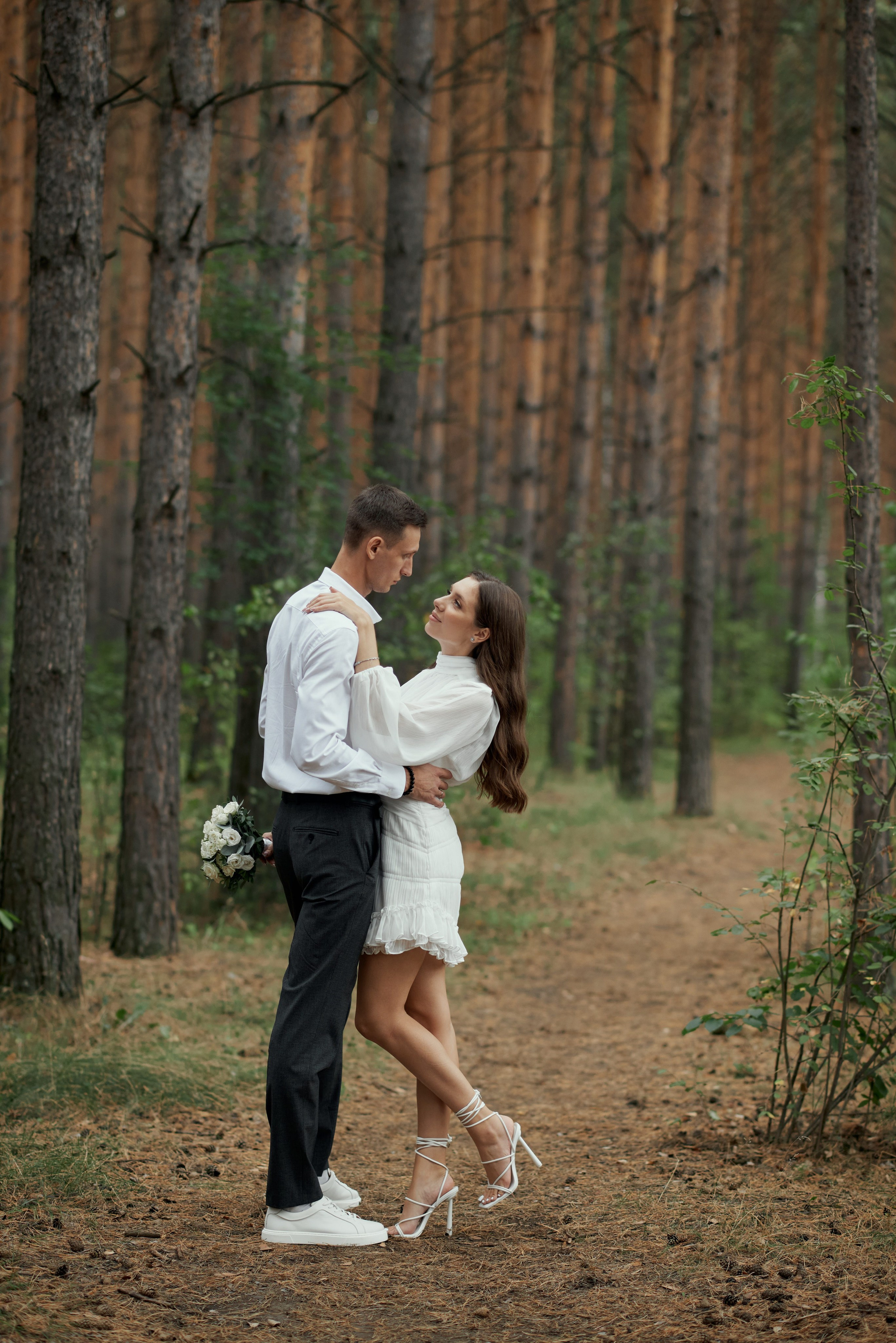 Сосновый лес. Свадебный фотограф Александр Браво