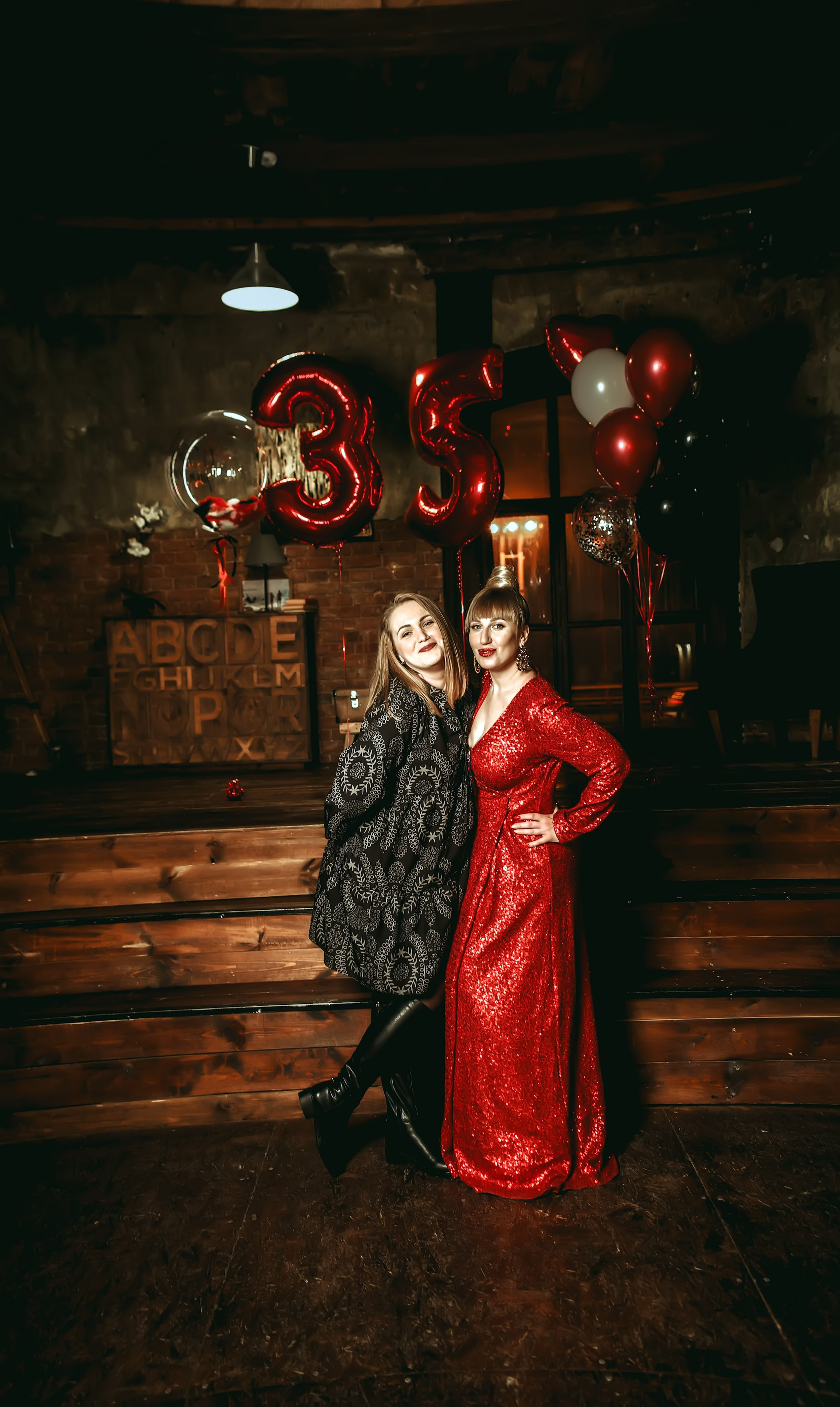 Тематическая вечеринка на юбилей 35 лет. Свадебный, семейный, детский, контент фотограф в Омске Максим Ильин