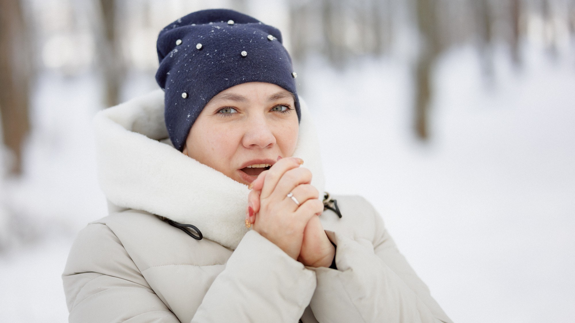 В зимнем парке с Юлией. Свадебный и семейный фотограф в г. Волхов Алексей Кочерыжкин