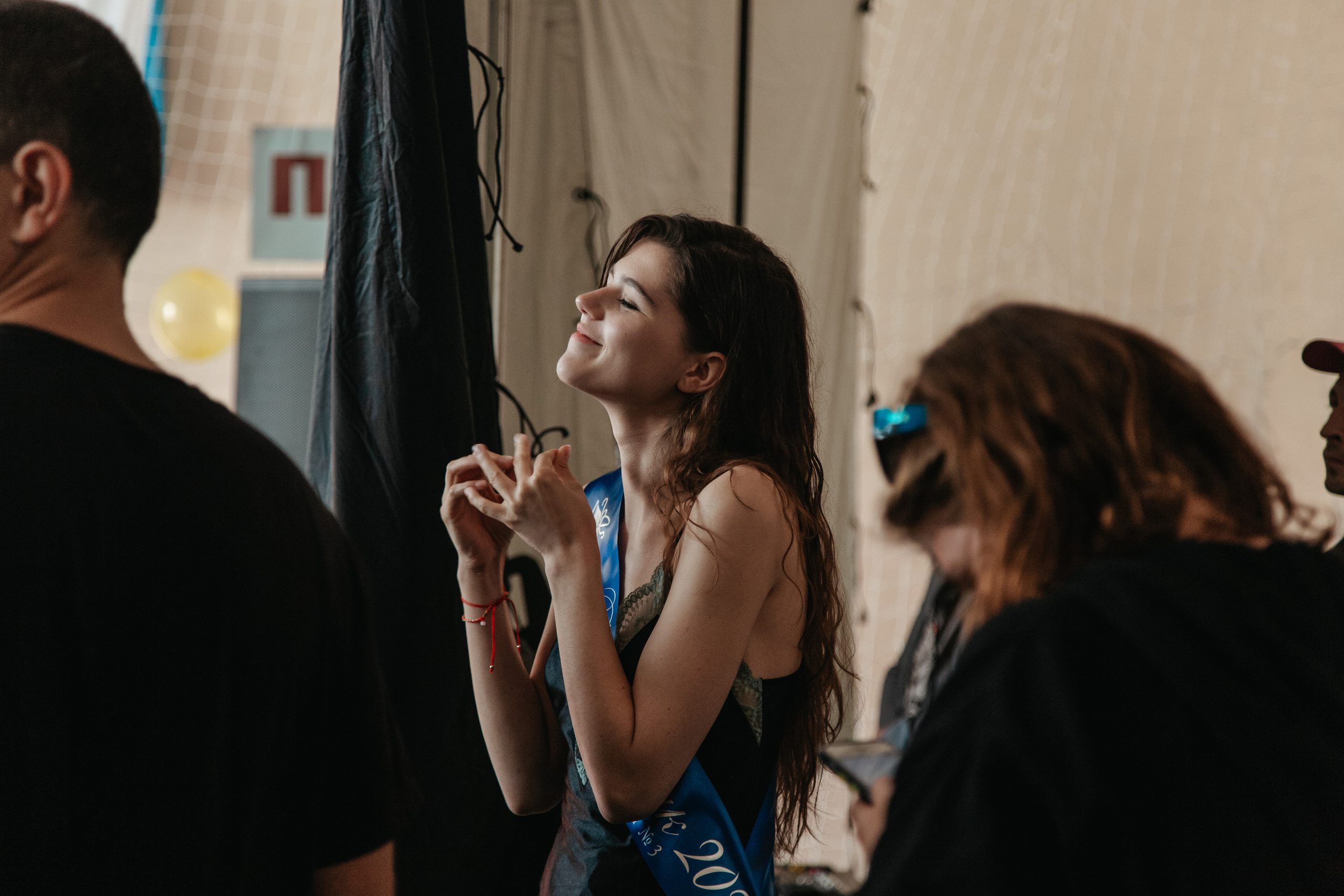 МАРИЯ МАЦЕЛЬ НА СЪЁМКАХ ФИЛЬМА «ЛЕТОМ АСФАЛЬТ ТЁПЛЫЙ». MARIA SOKOLOVA