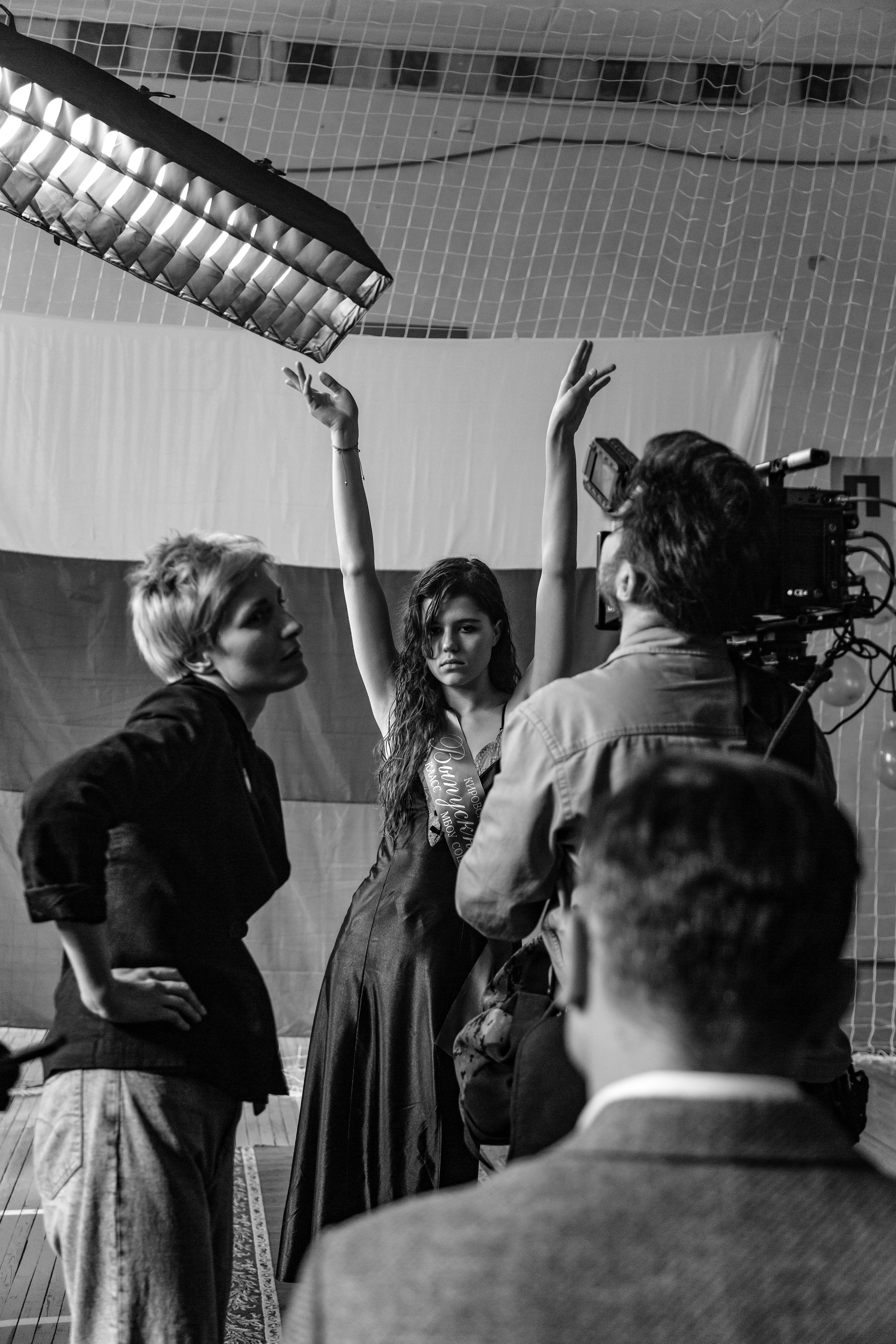 МАРИЯ МАЦЕЛЬ НА СЪЁМКАХ ФИЛЬМА «ЛЕТОМ АСФАЛЬТ ТЁПЛЫЙ». MARIA SOKOLOVA