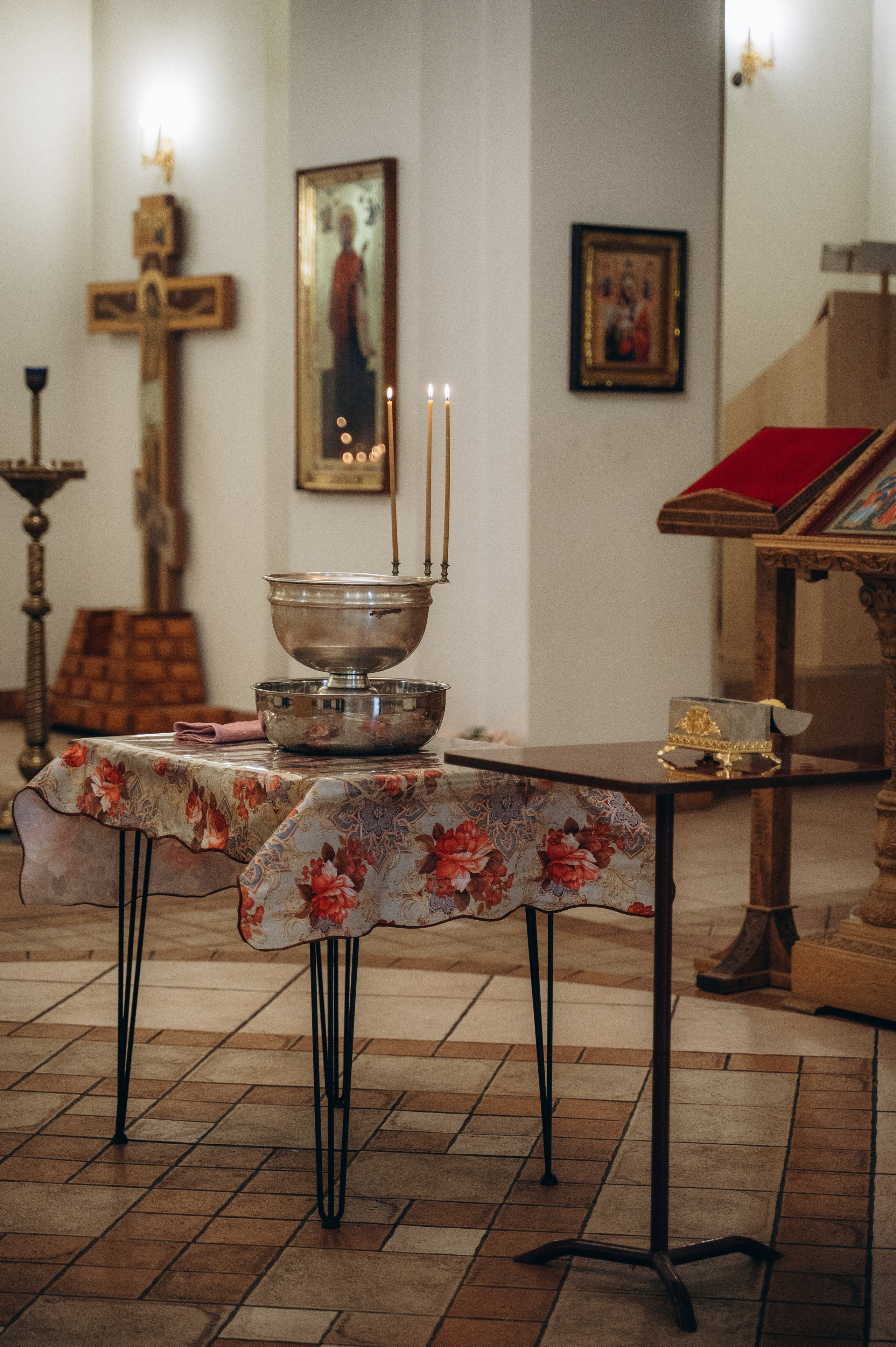 Крещение Ивана конф (Храм в честь святых мучениц Веры, Надежды, Любови и матери их Софии, нижний храм). Семейный фотограф в Минске Дарья Дреко