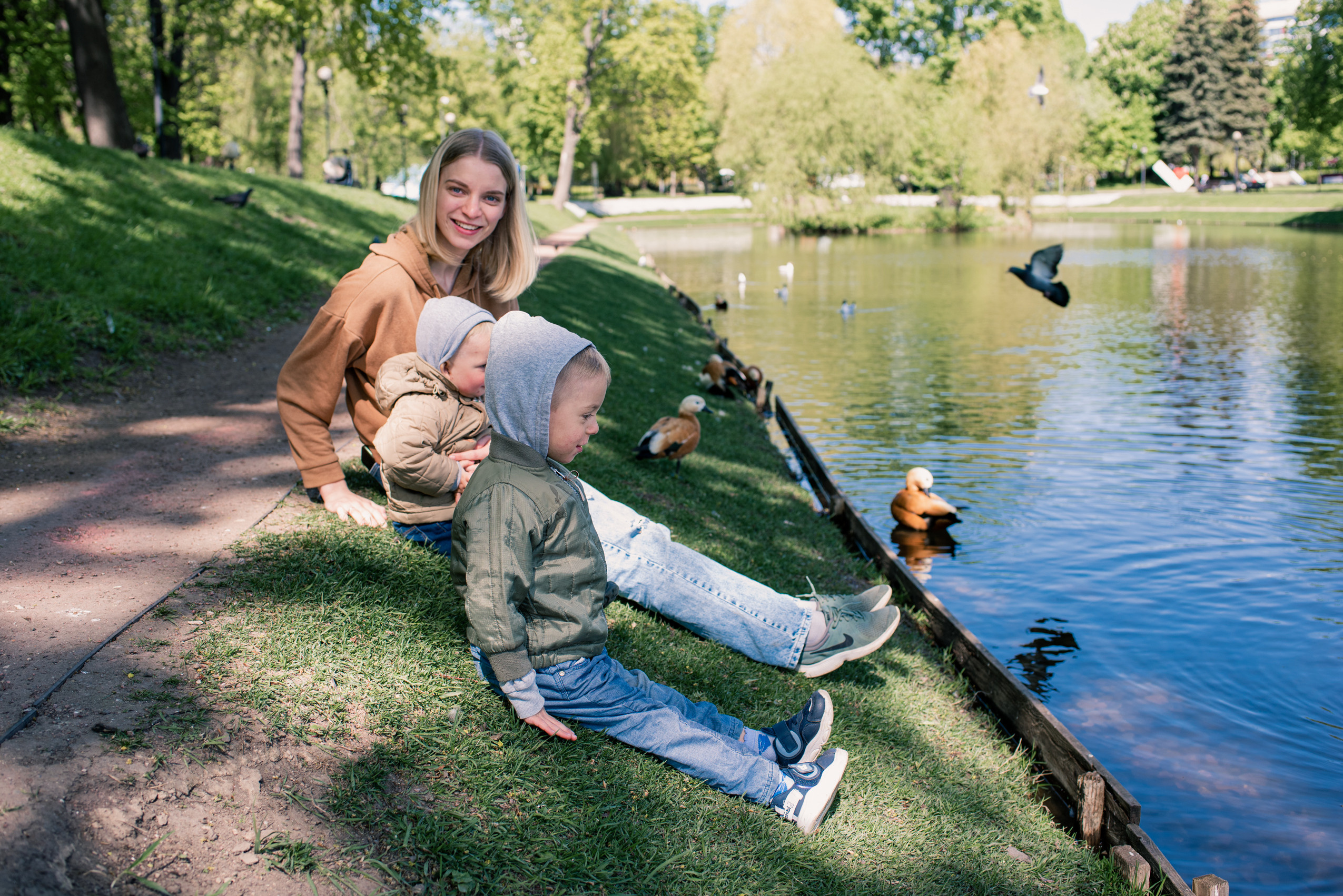Майская прогулка с двумя сорванцами. Семейный фотограф в Москве Анна Коропова