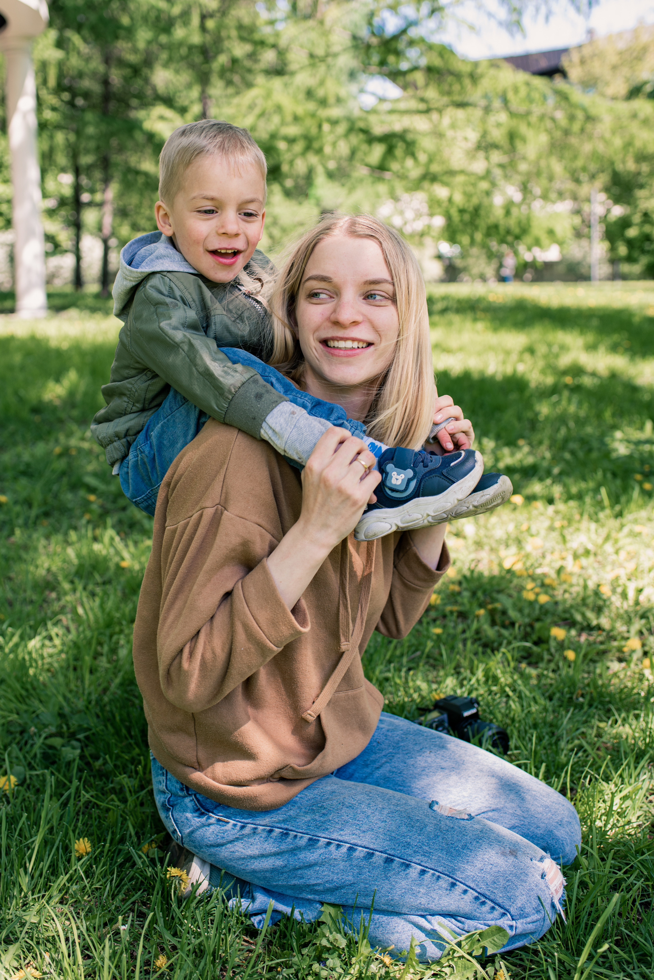 Майская прогулка с двумя сорванцами. Семейный фотограф в Москве Анна Коропова