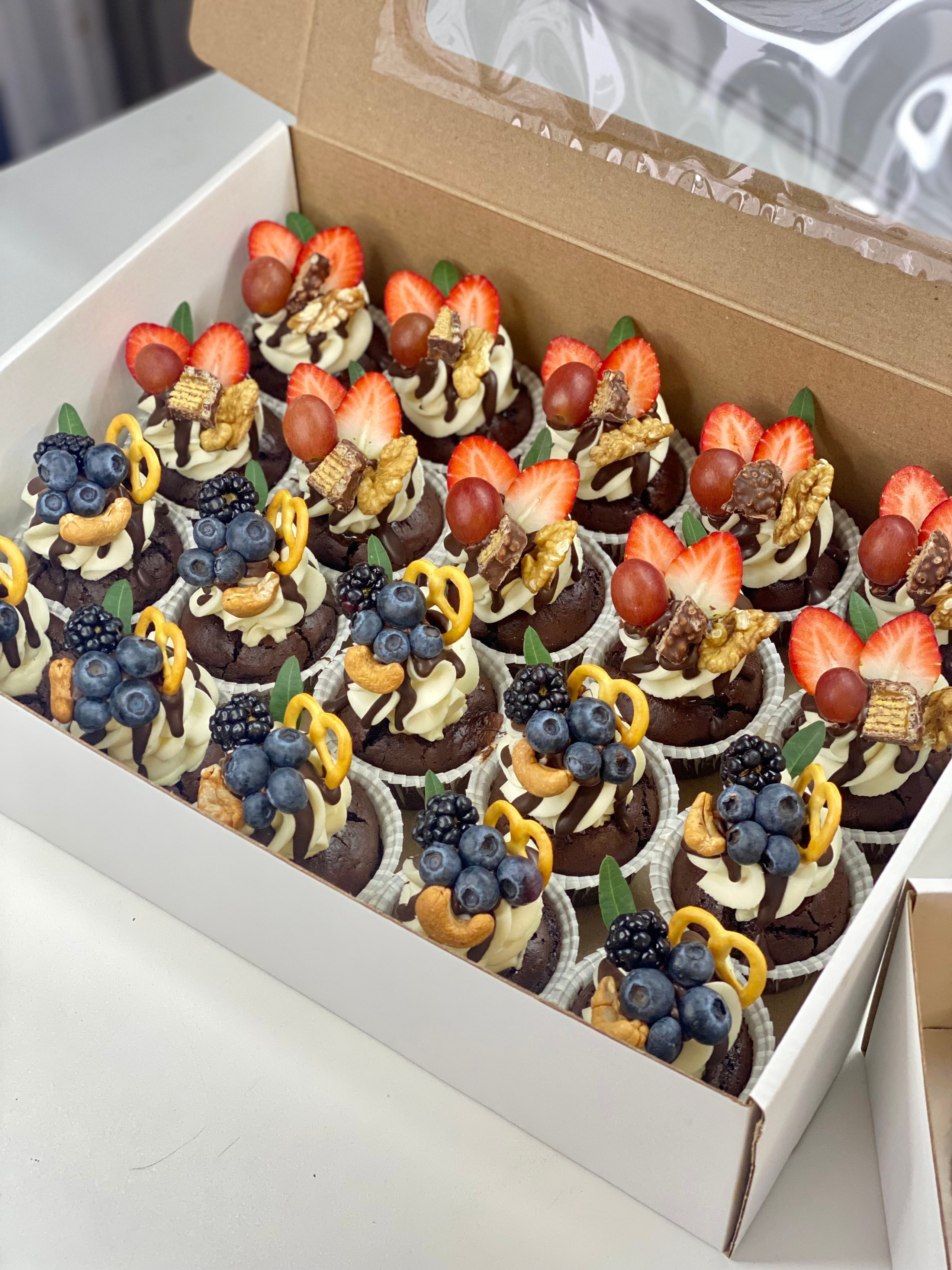 Капкейки фуршетные. Katyasugarsugar капкейки, зефир, торты Москва