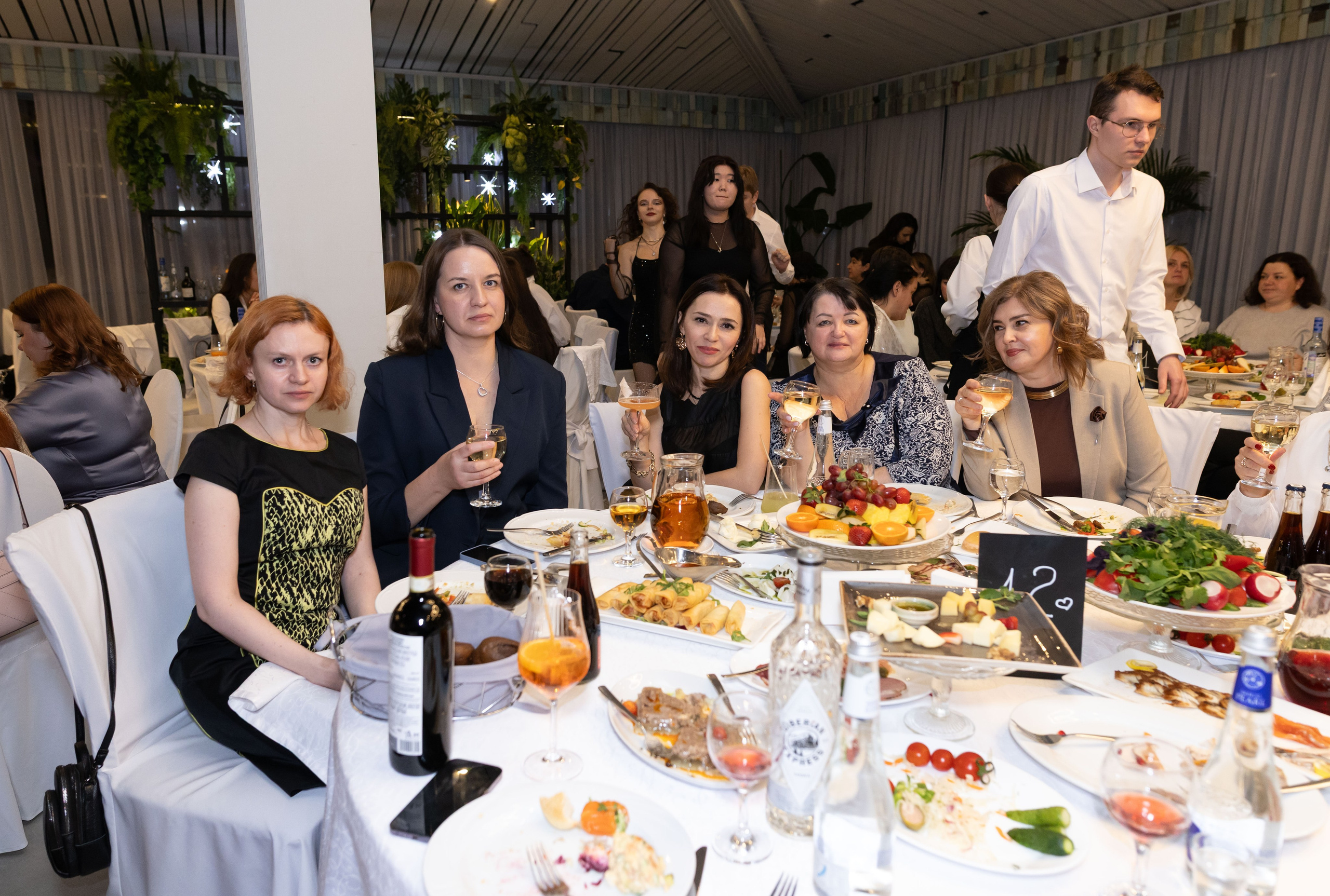 Корпоратив ресторан Времена года Москва. Семейный и детский фотограф Анна Петракова