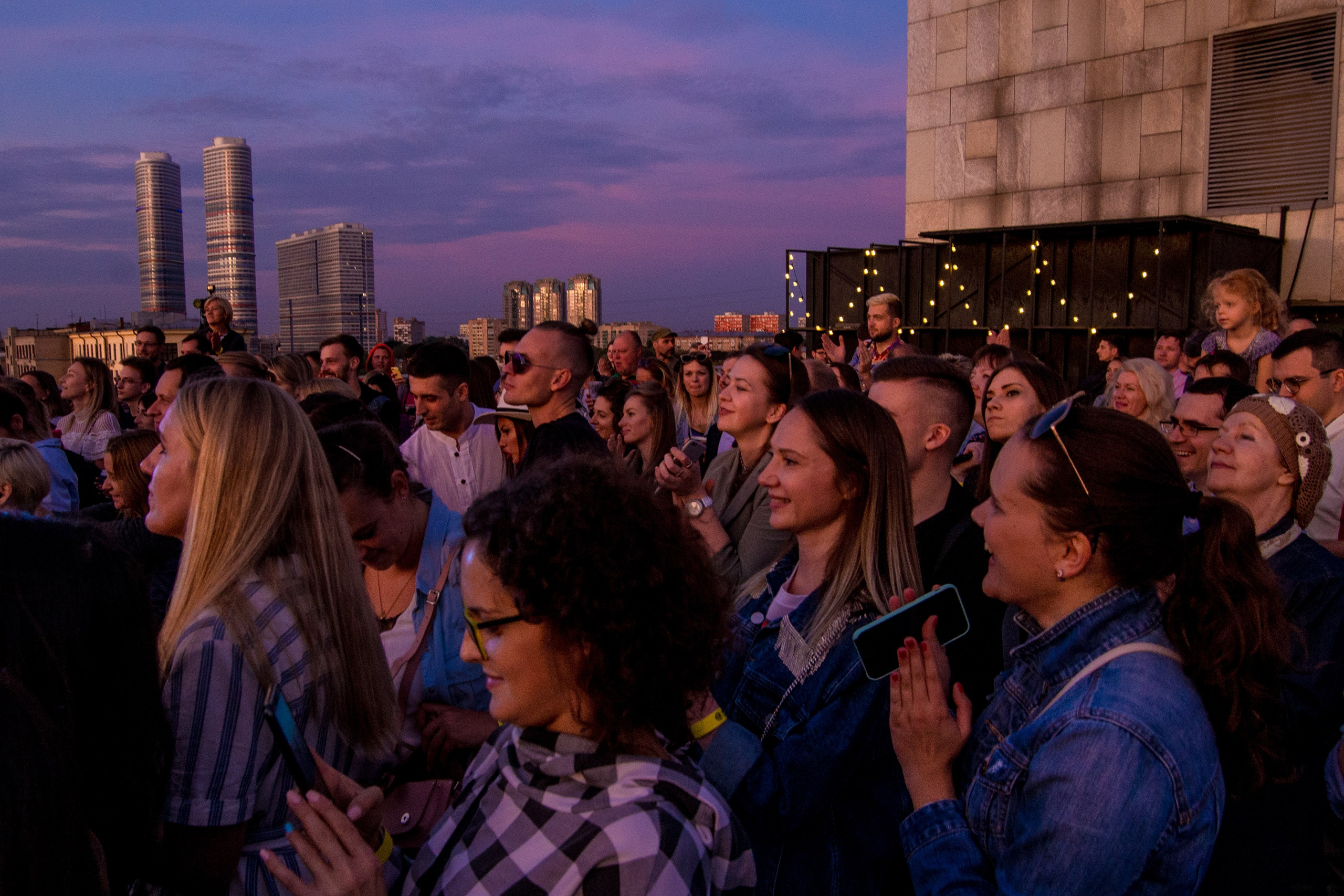 Jukebox trio, Рабочий и Колхозница, 1.09.19. Фотограф Медведева Полина