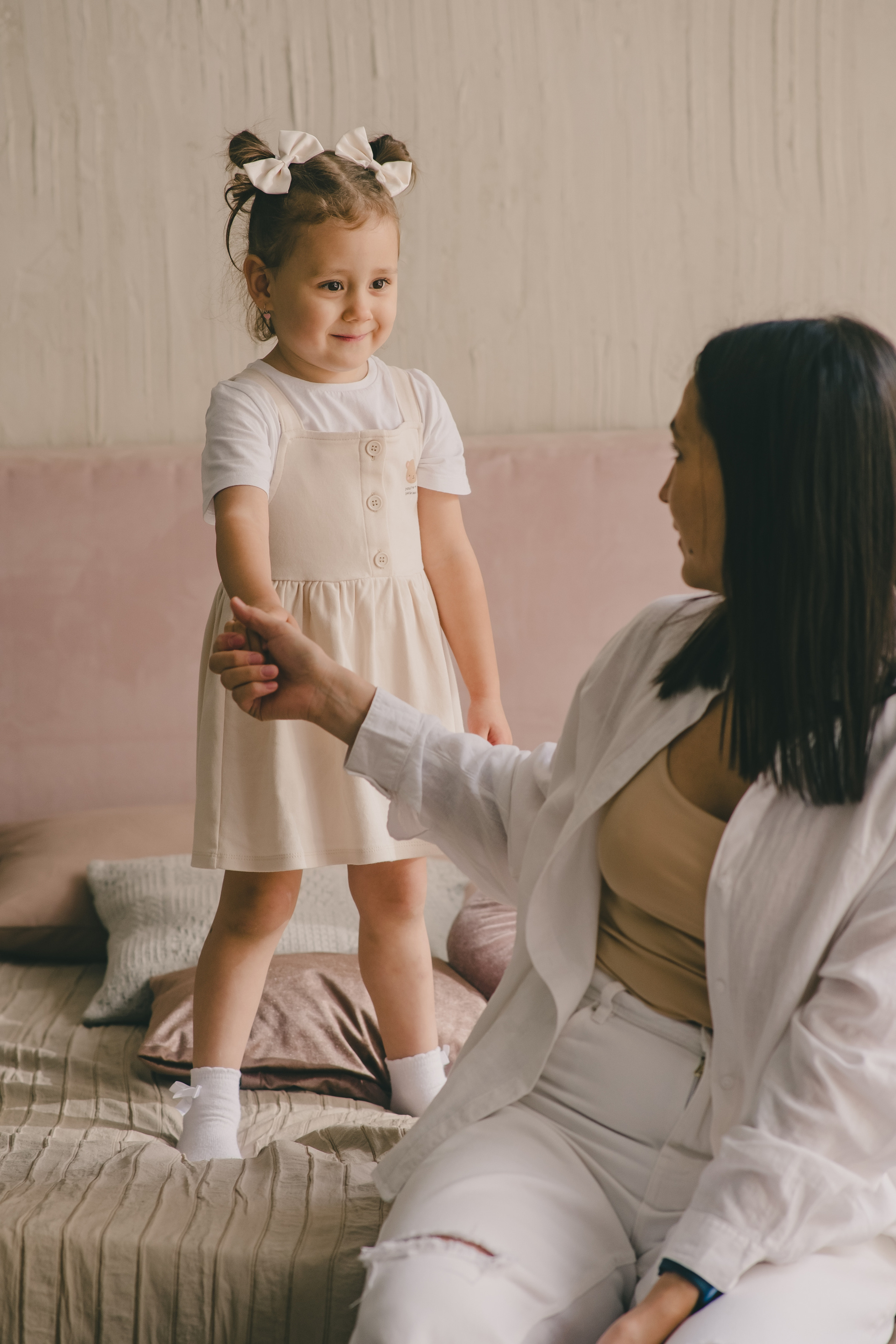 Мама и дочка. Фотосессия в студии. Свадебный и семейный фотограф Анастасия Зырянкина