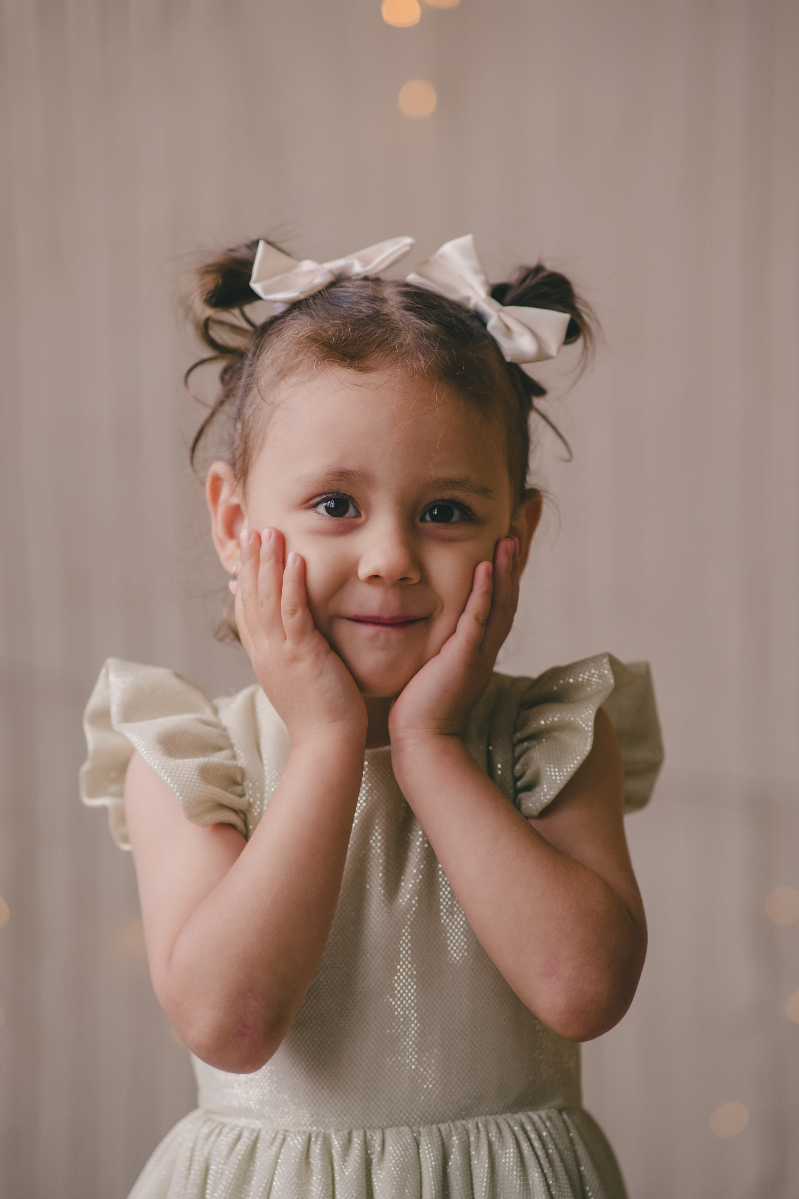 Мама и дочка. Фотосессия в студии. Свадебный и семейный фотограф Анастасия Зырянкина