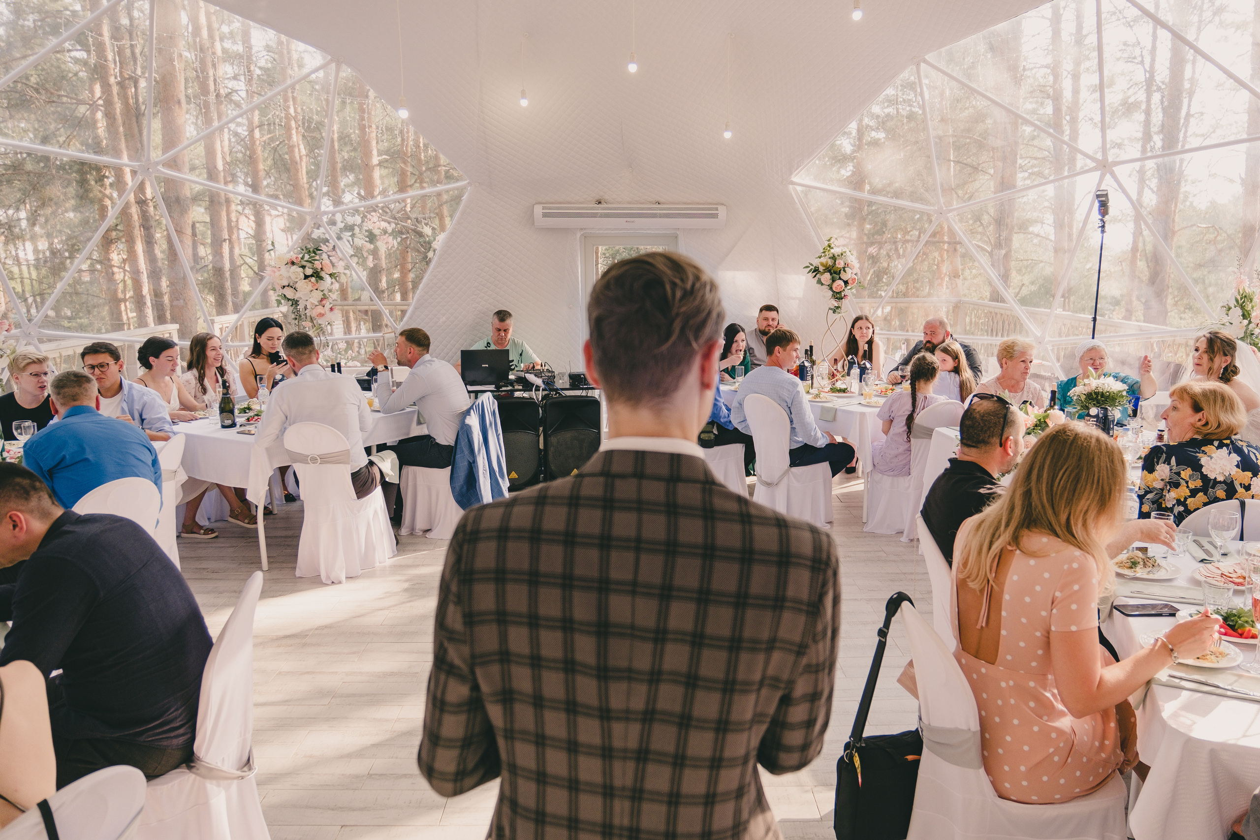 Свадебный банкет в «Лесной галактике». Свадебный и семейный фотограф Анастасия Зырянкина
