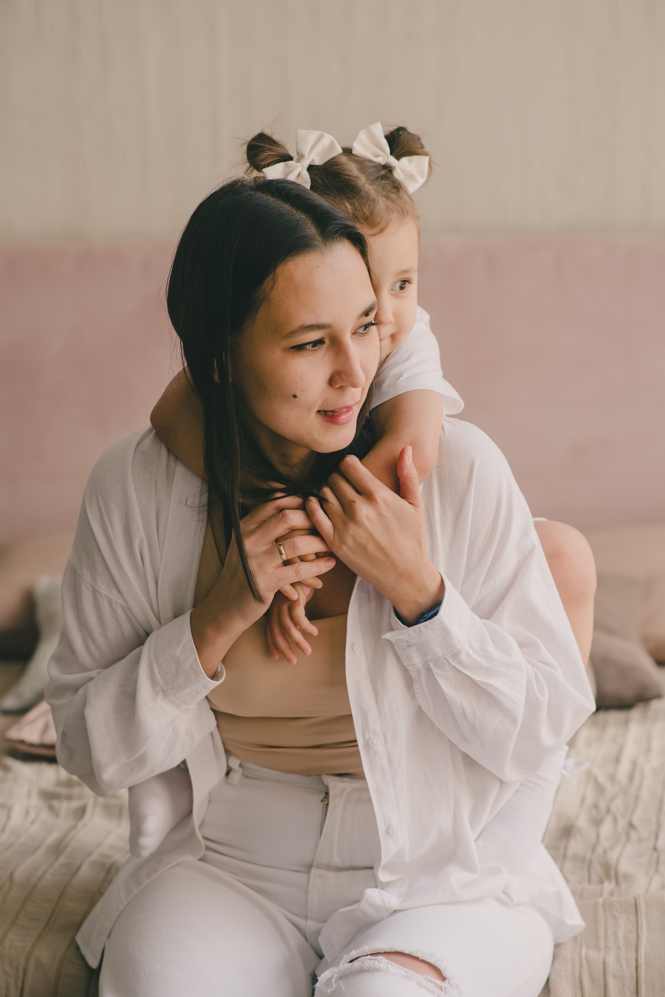 Мама и дочка. Фотосессия в студии. Свадебный и семейный фотограф Анастасия Зырянкина