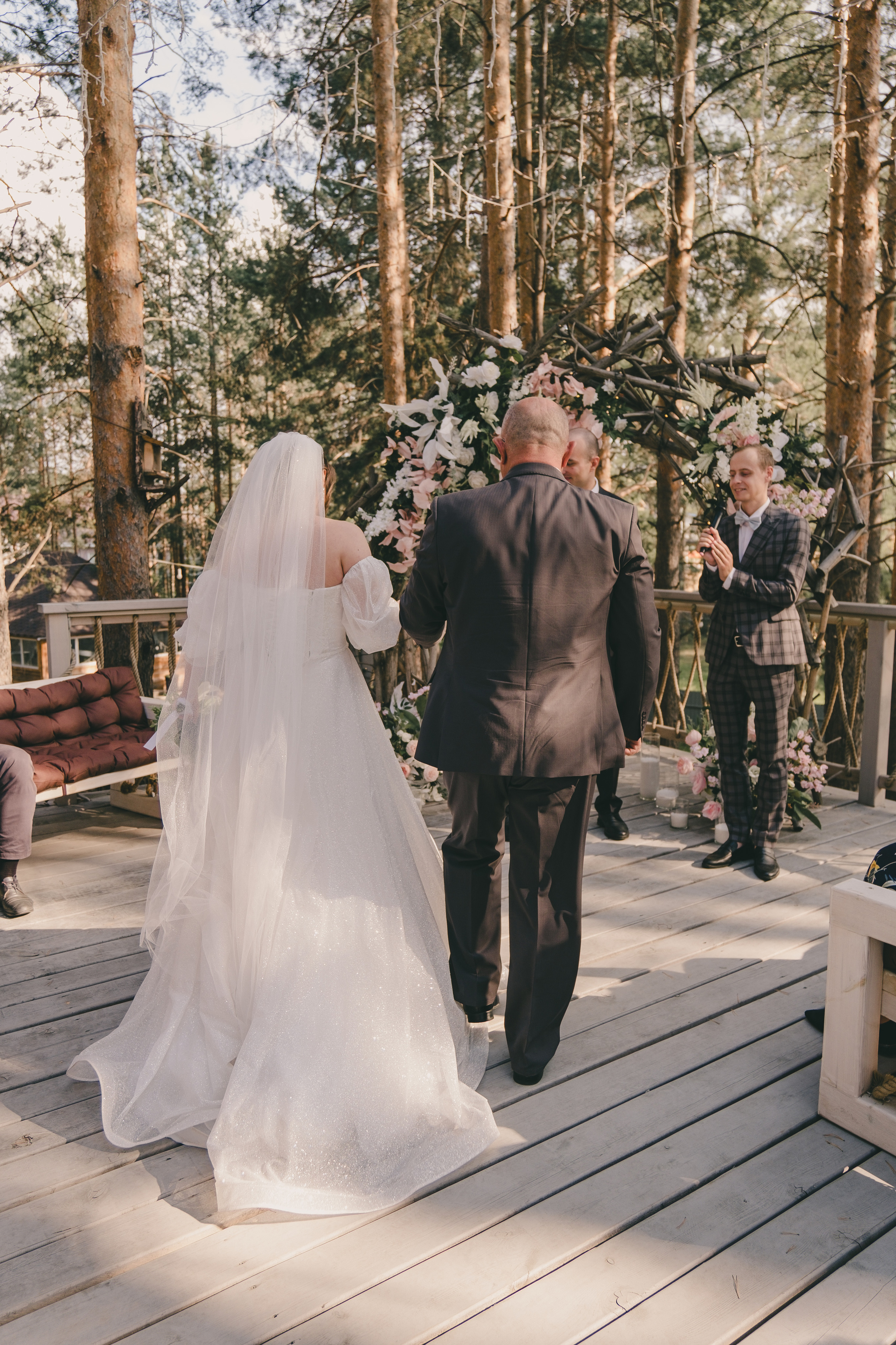 Свадебный банкет в «Лесной галактике». Свадебный и семейный фотограф Анастасия Зырянкина