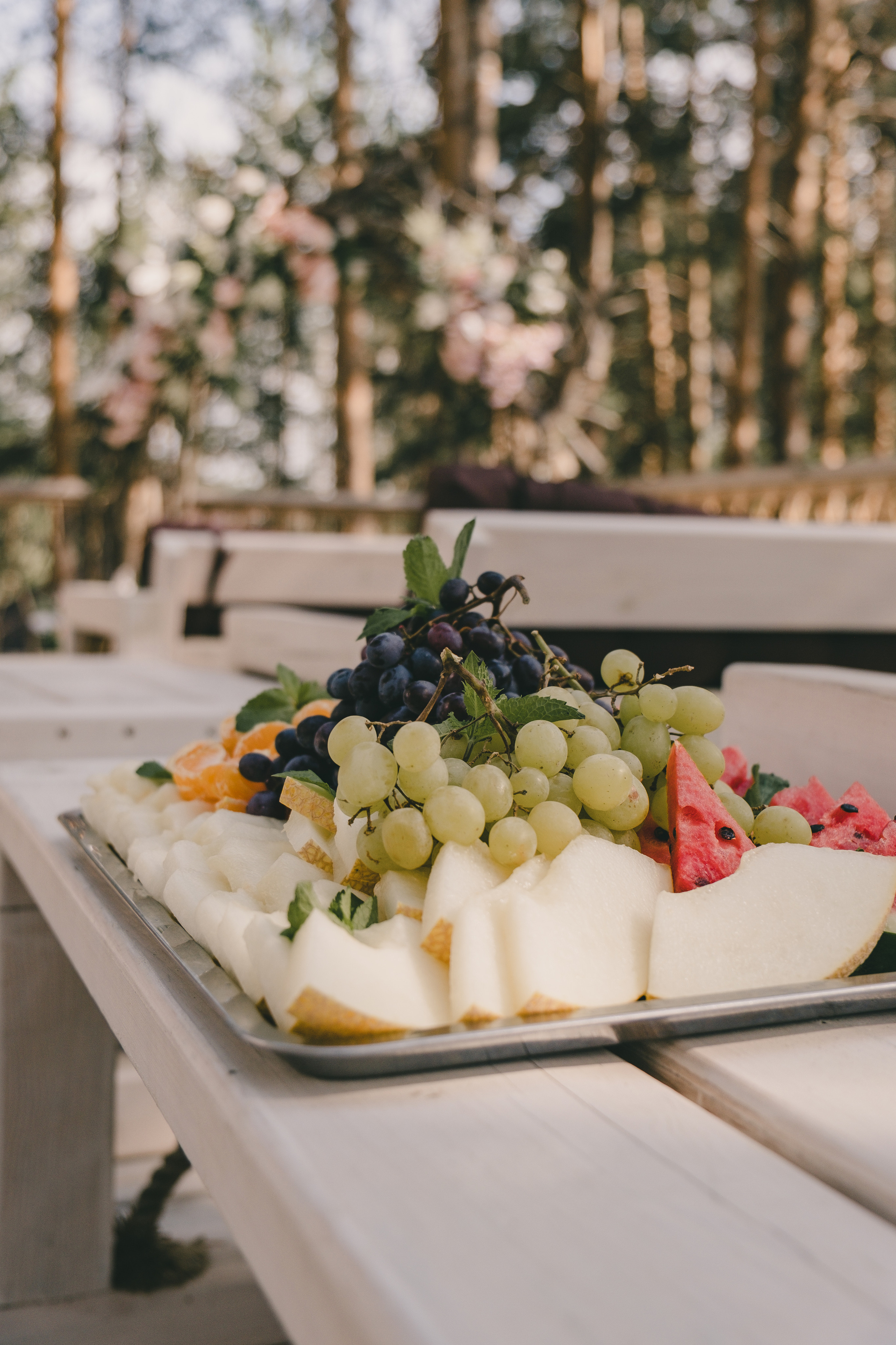 Свадебный банкет в «Лесной галактике». Свадебный и семейный фотограф Анастасия Зырянкина