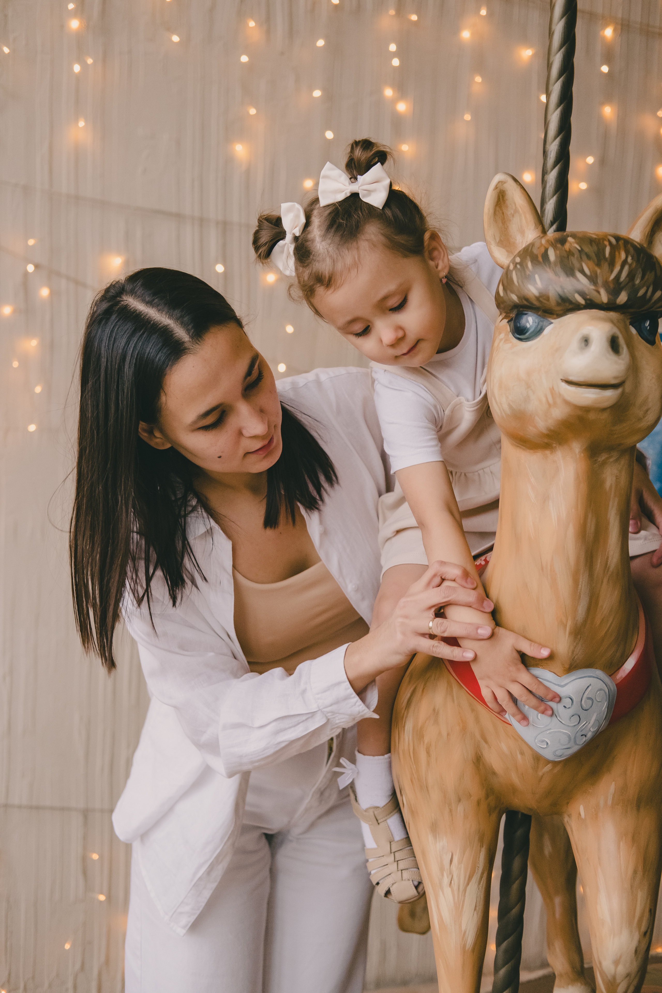 Мама и дочка. Фотосессия в студии. Свадебный и семейный фотограф Анастасия Зырянкина