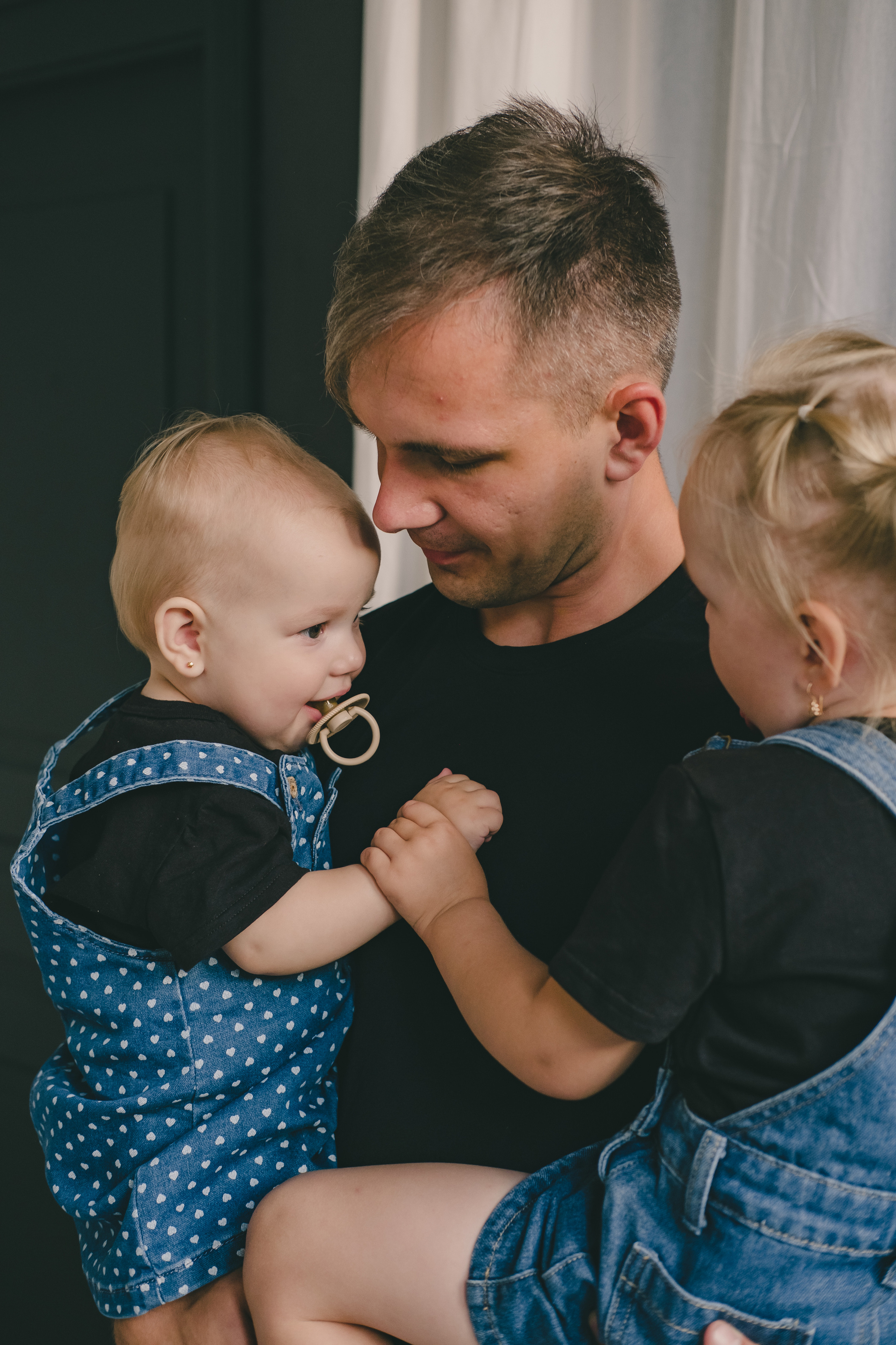 Семейная съемка в фотостудии. Свадебный и семейный фотограф Анастасия Зырянкина