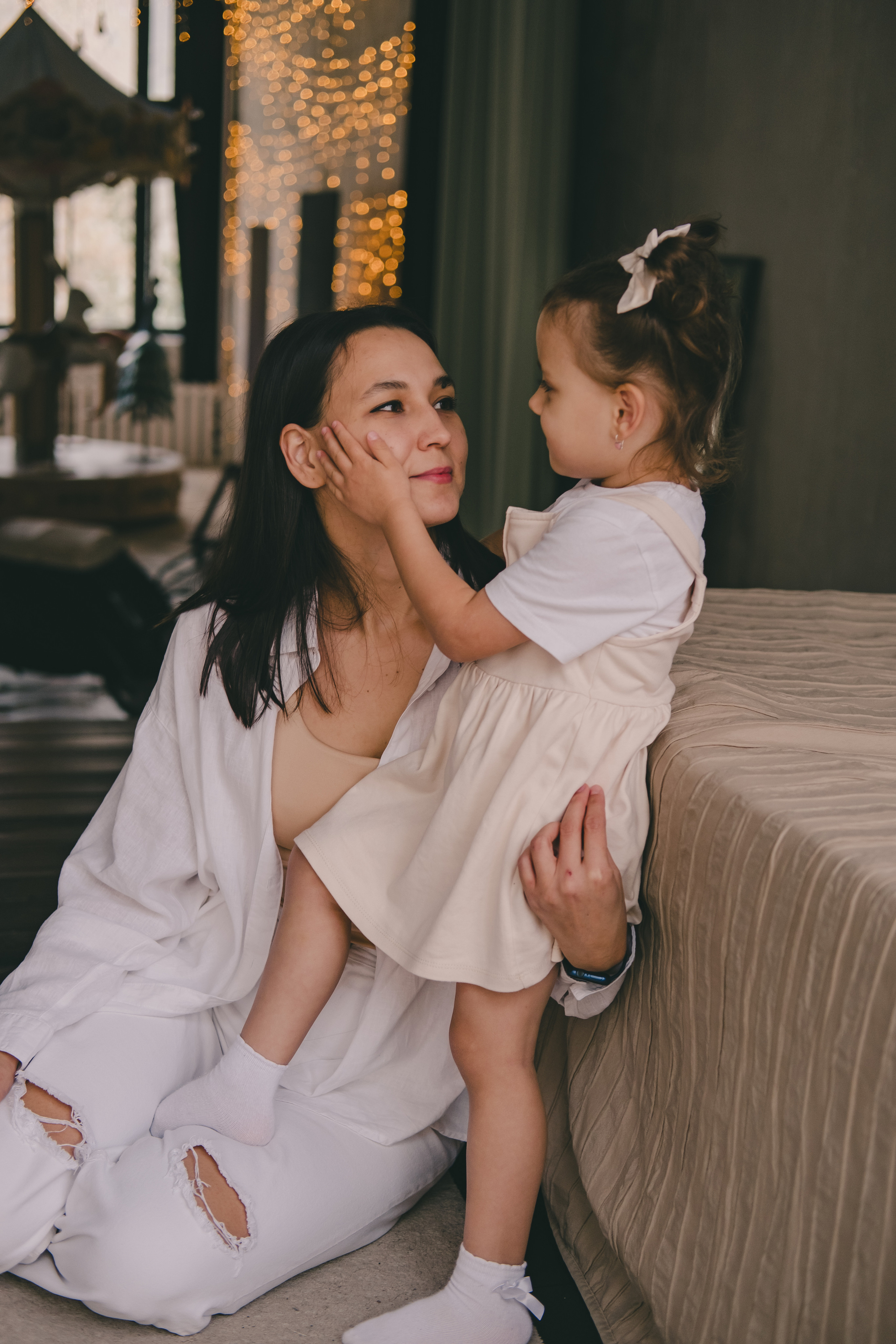 Мама и дочка. Фотосессия в студии. Свадебный и семейный фотограф Анастасия Зырянкина