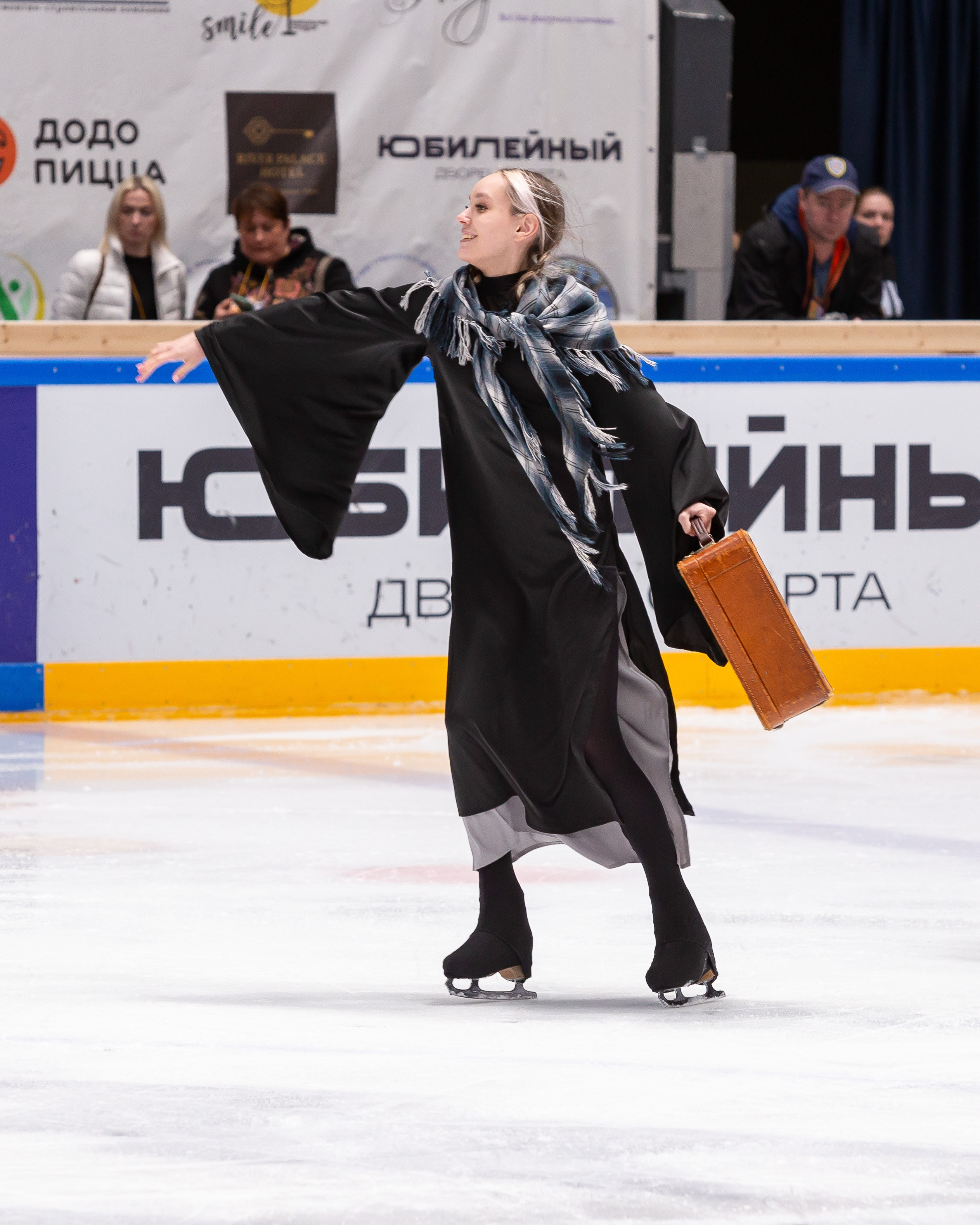 VII Ежегодный фестиваль массовых танцев на льду и фигурного катания «Петровский лёд» Санкт-Петербург 2024. Репортажный фотограф в Москве