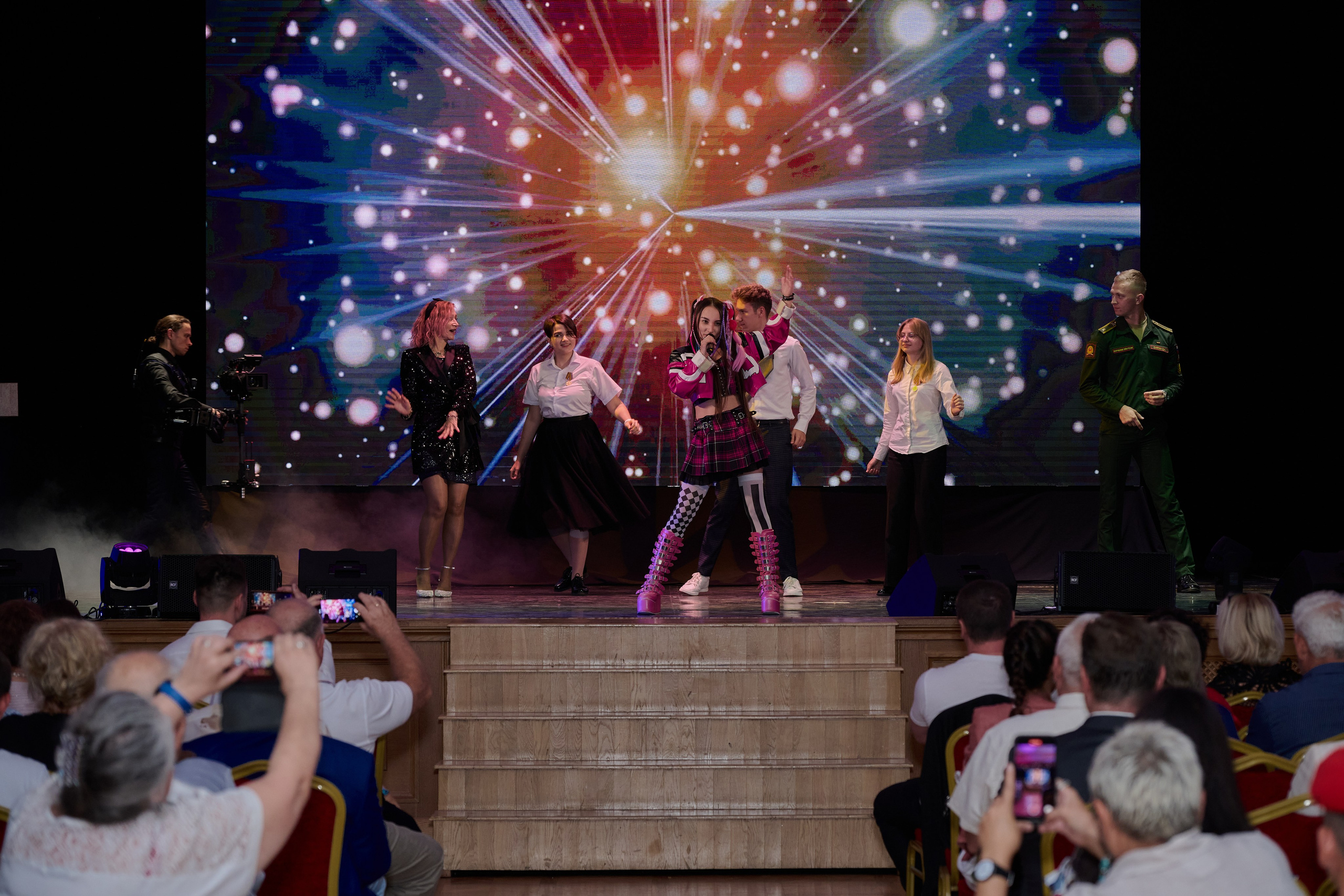 Церемония награждения медалями «Память Героев Отечества». Фотограф Роман Адлер