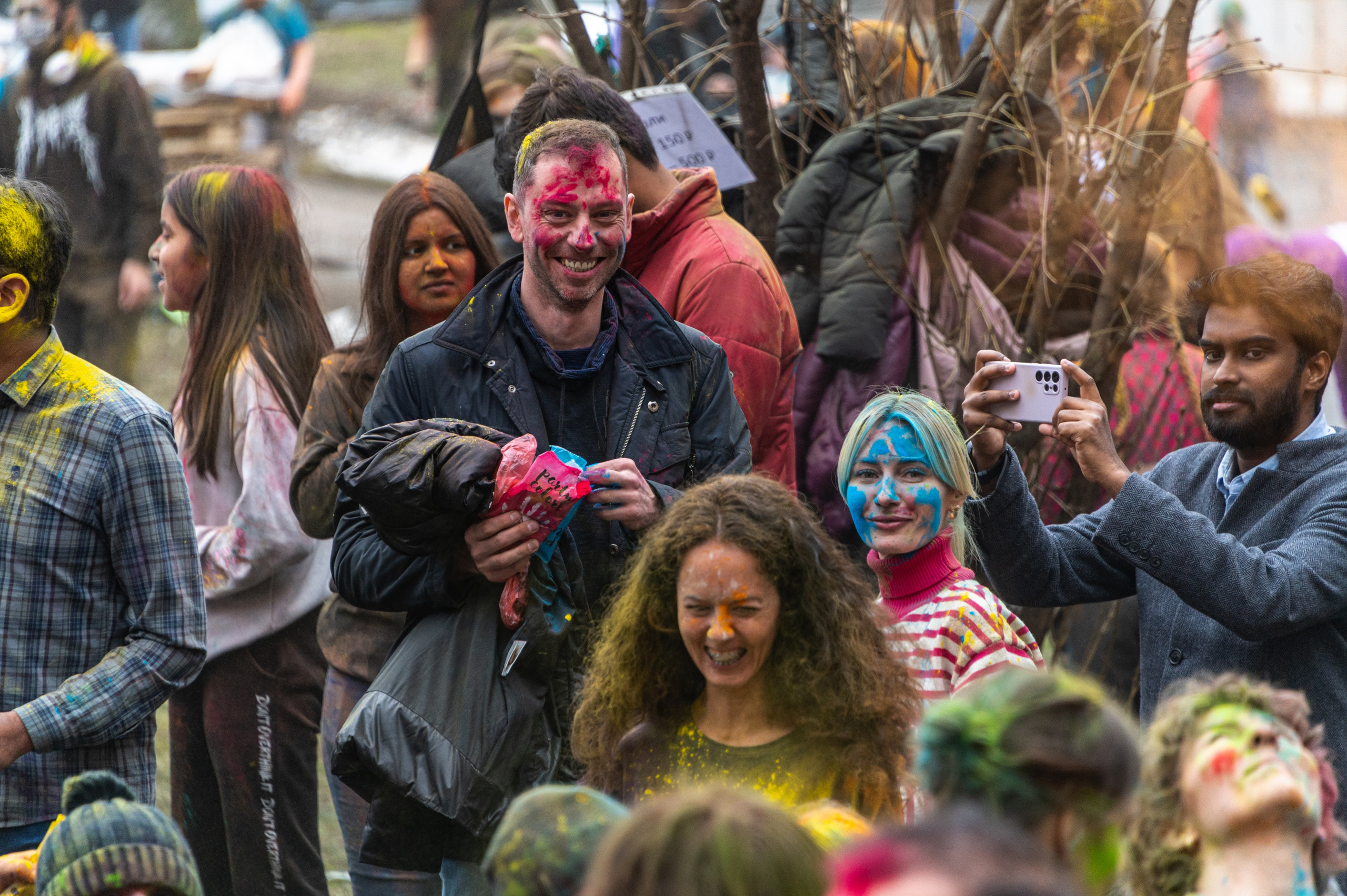 Праздник Холи в Москве. Фотограф Роман Адлер