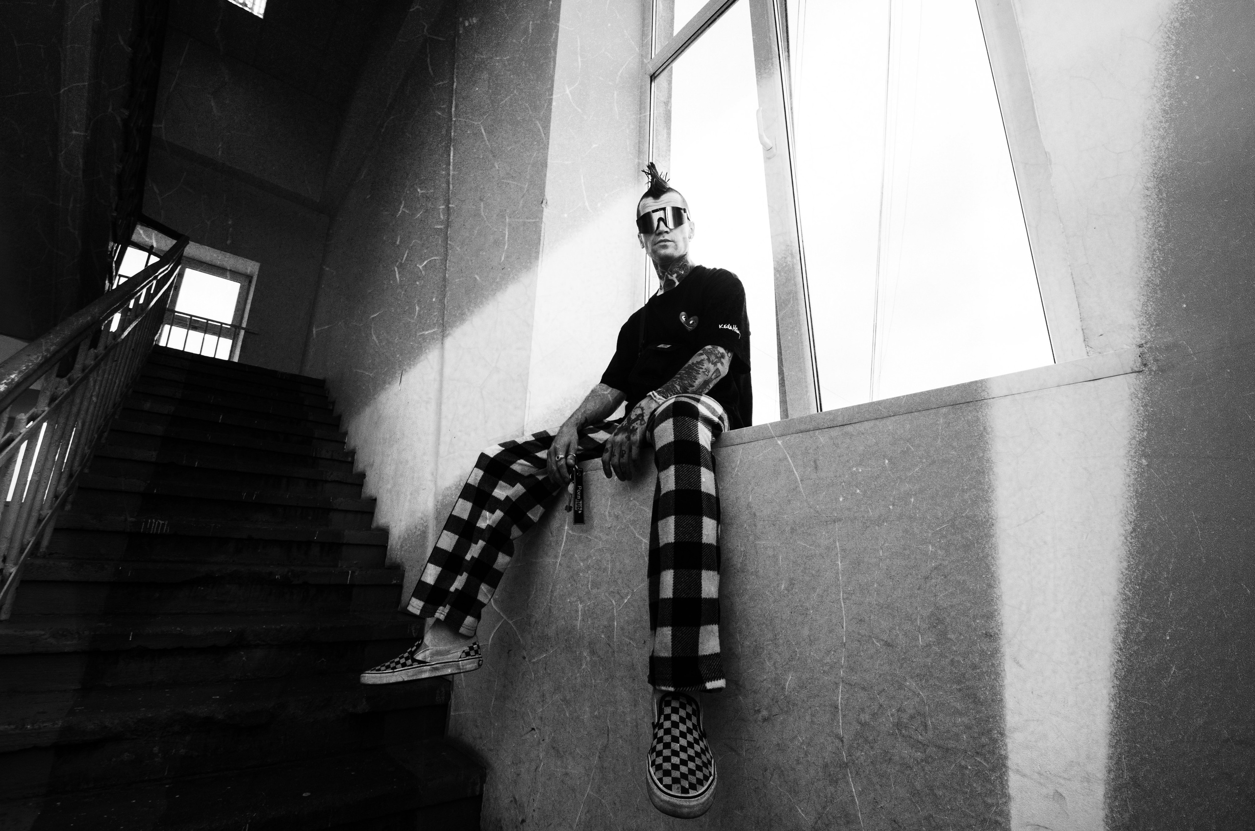 Макс | SQWOZ BAB. ОЧЕНЬ ПЛОХОЙ ФОТОГРАФ