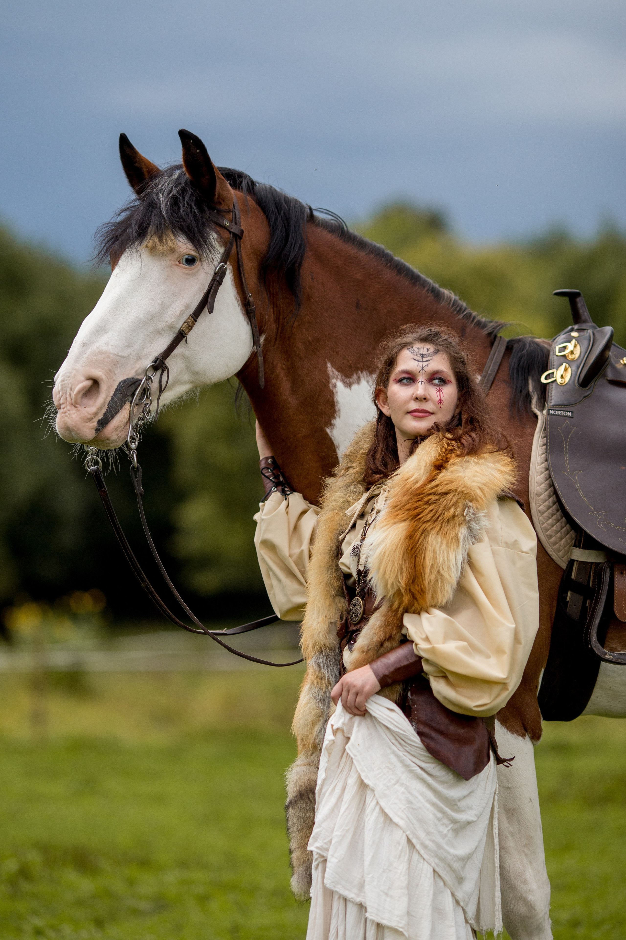 Фотосессия с лошадью в скандинавском стиле