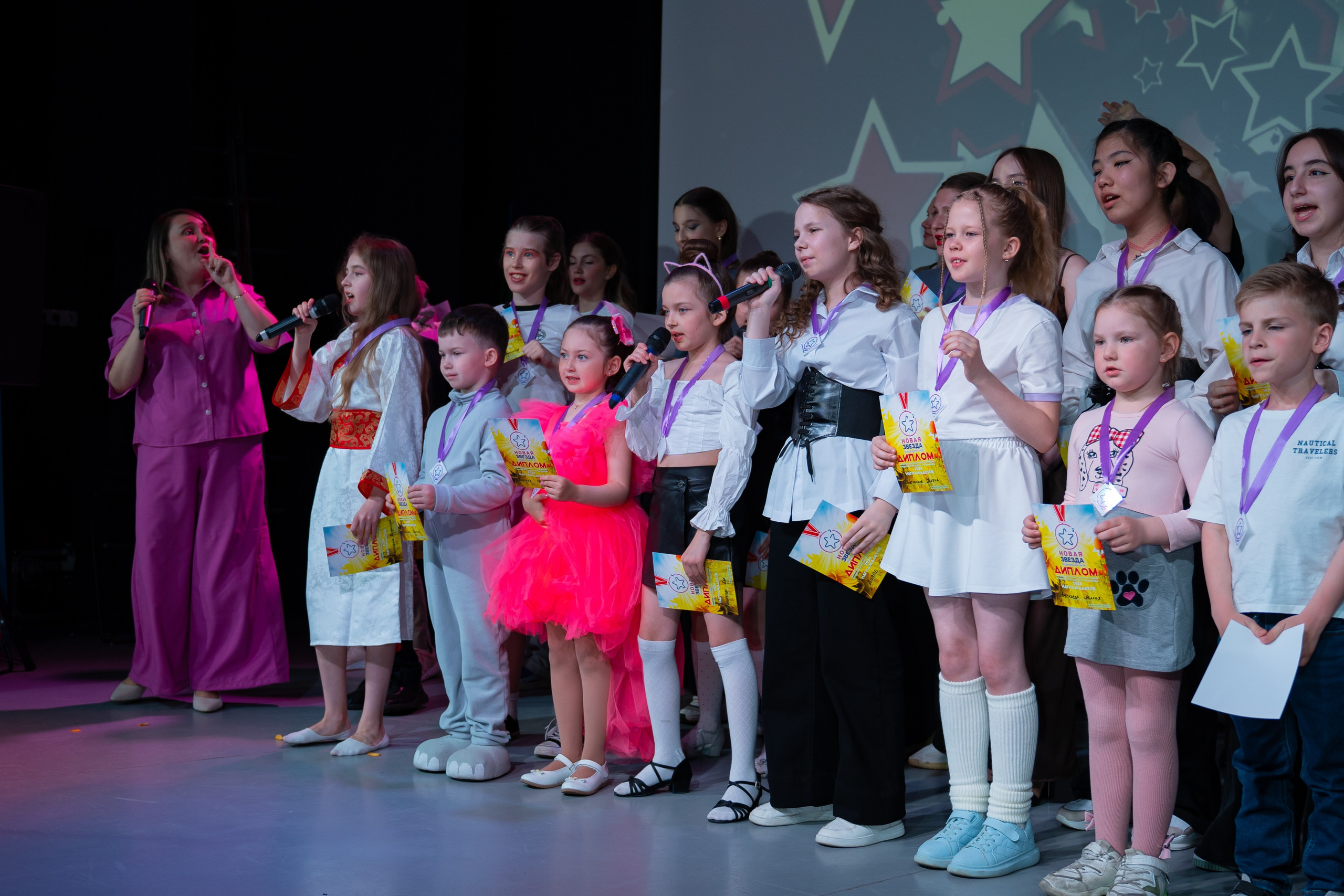 Отчетный концерт продюсерского центра «Новая Звезда». Фото / Видеосъемка в Москве