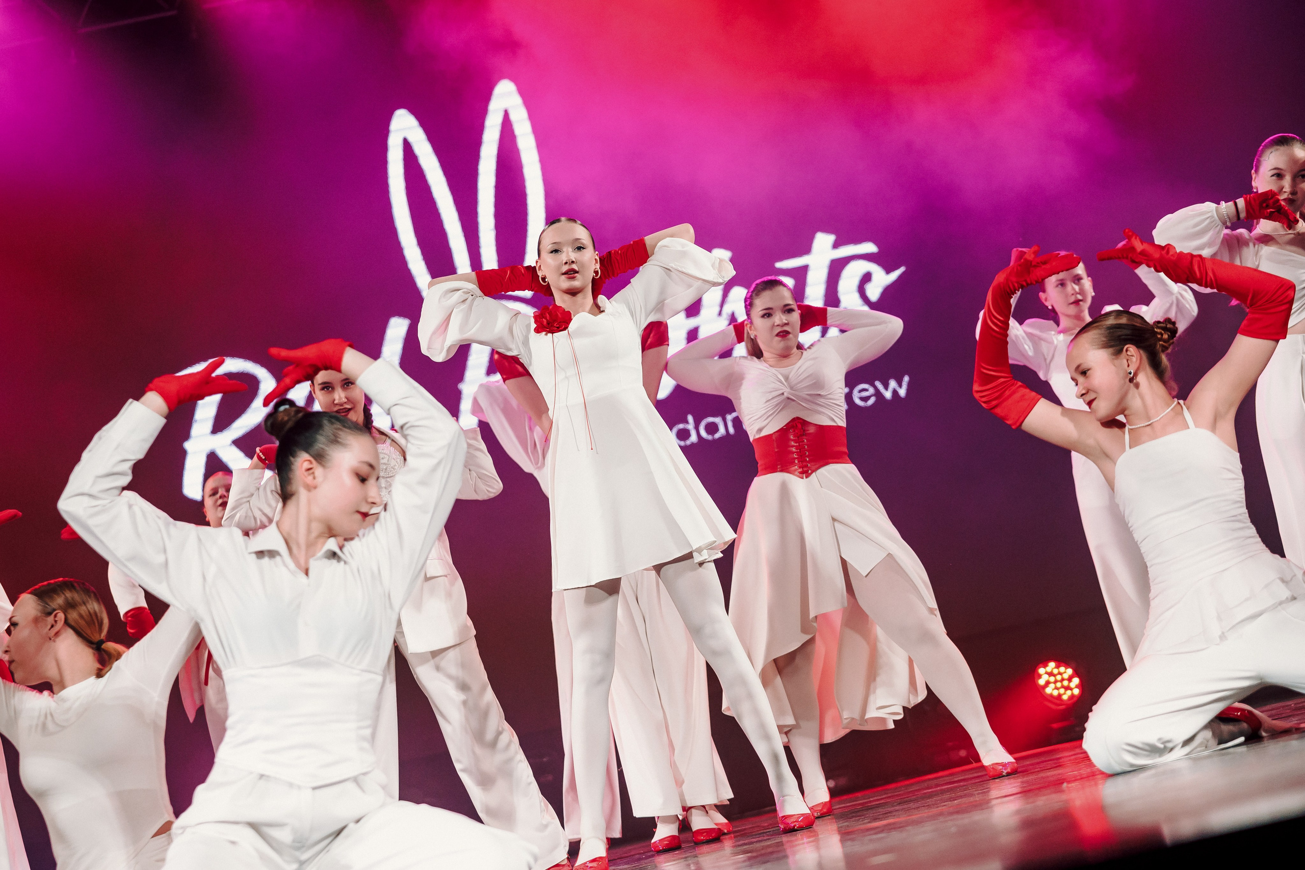 Отчётный концерт танцевальной школы «Red Rabbits» 2025. Лёшка Варзегов — фотограф