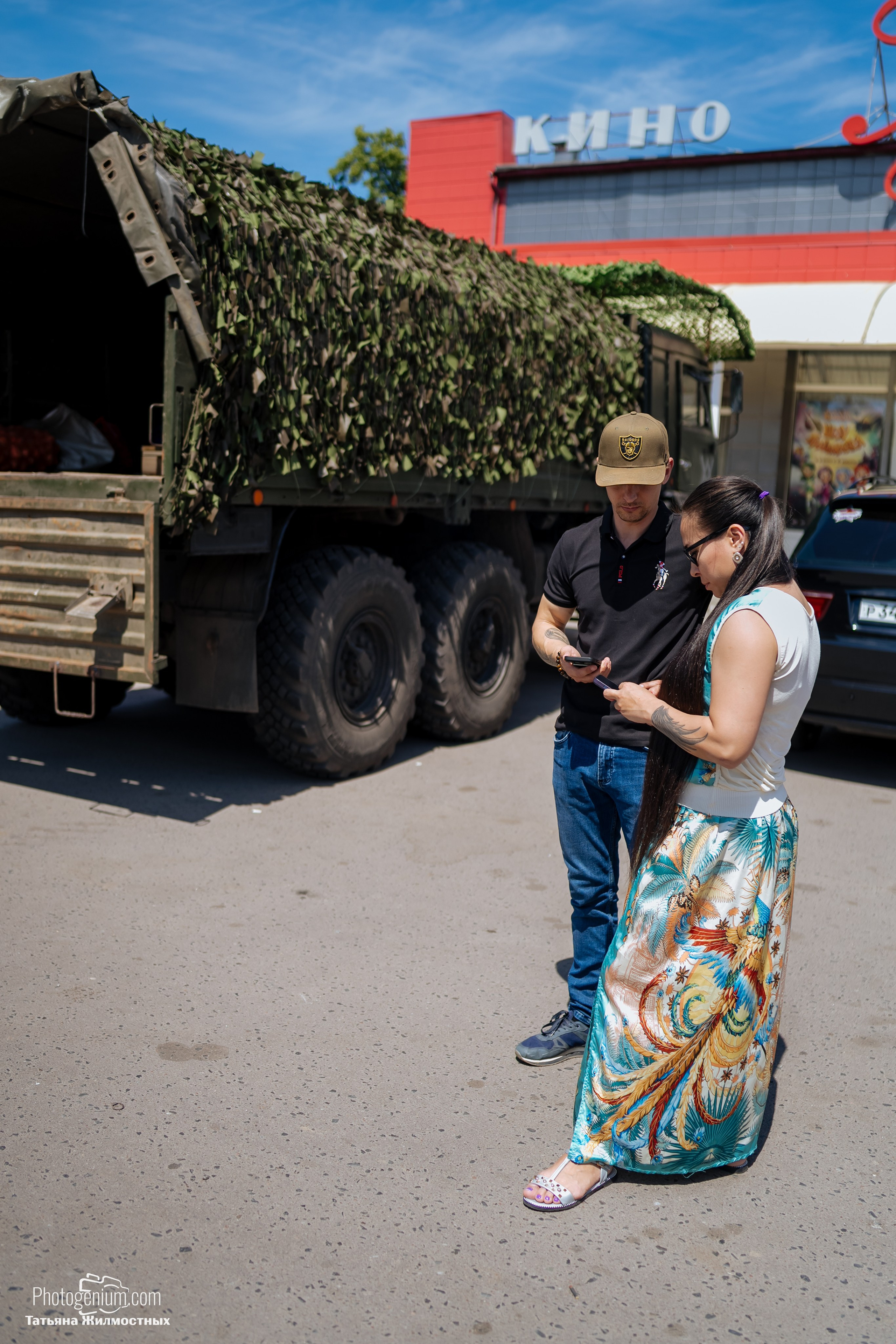 8 июня «Патриоты из Курска» сбор гуманитарной помощи у кинотеатра «Родина». Фотограф Нижний Новгород Татьяна Кейод