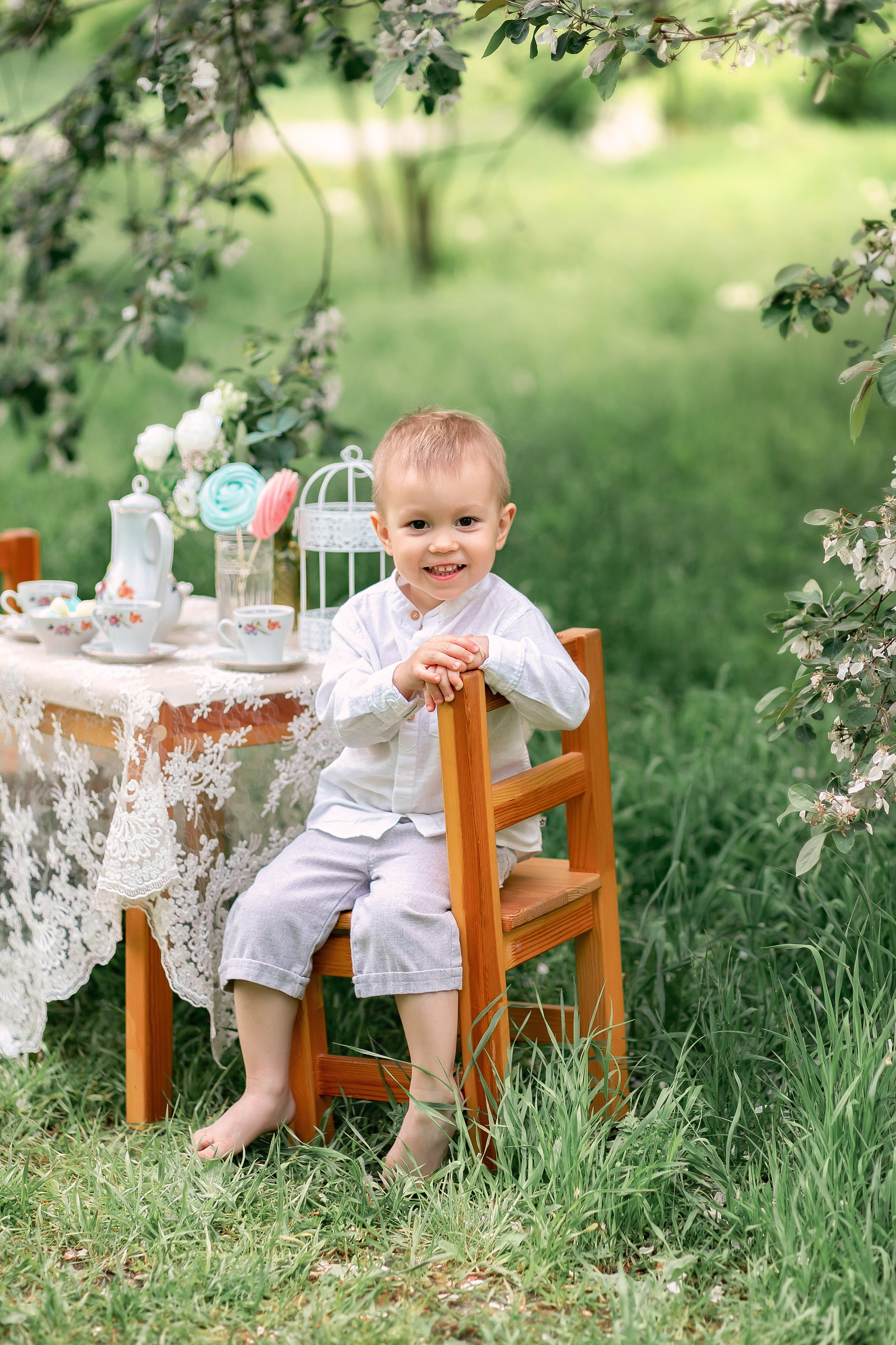 Чаепитие в саду. Детский и семейный фотограф в Красноярске Юлия Бирюкова