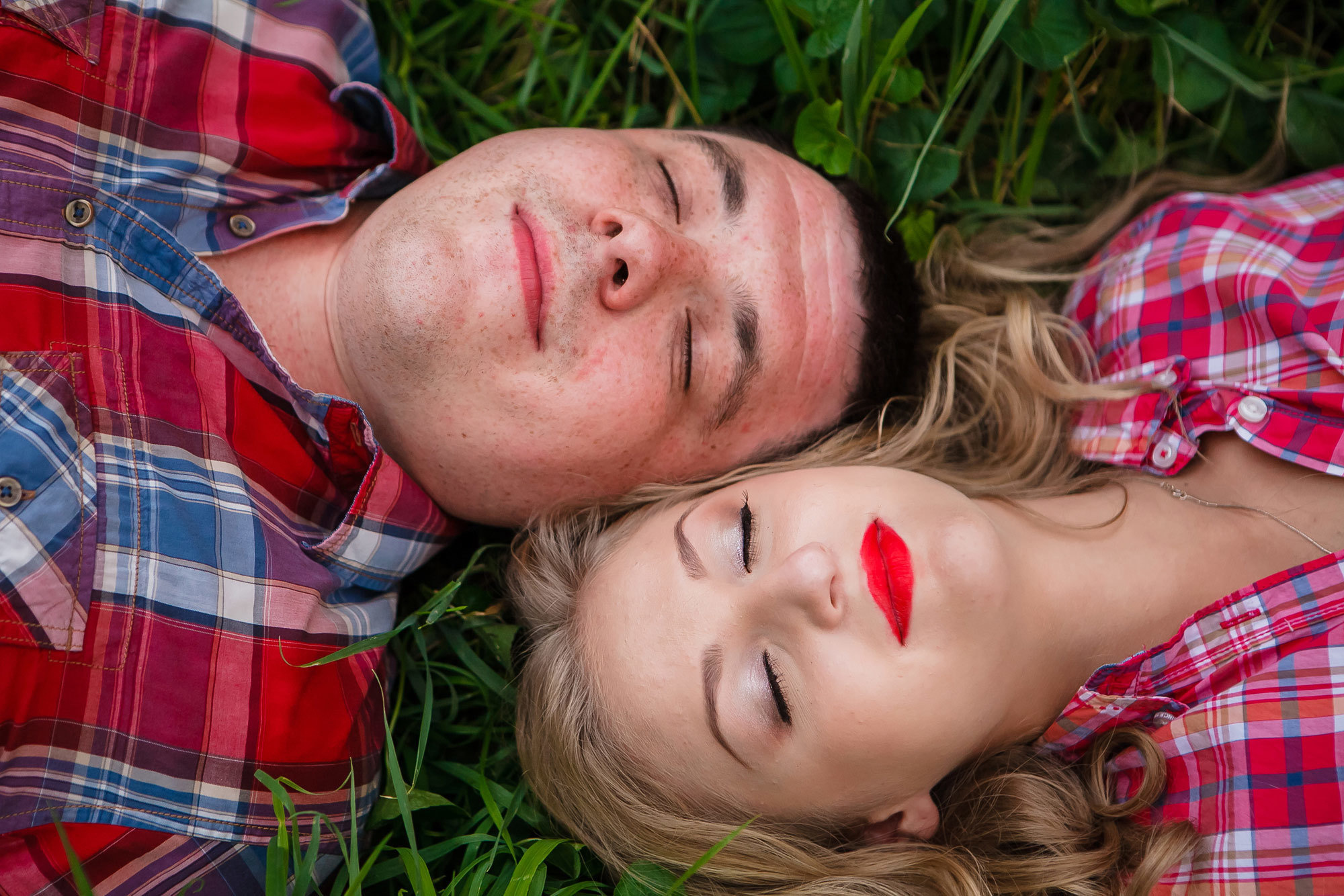 Профессиональный свадебный фотограф, видевший разные свадебные платья,. Свадебный и семейный фотограф Алматы Владимир Акуленко