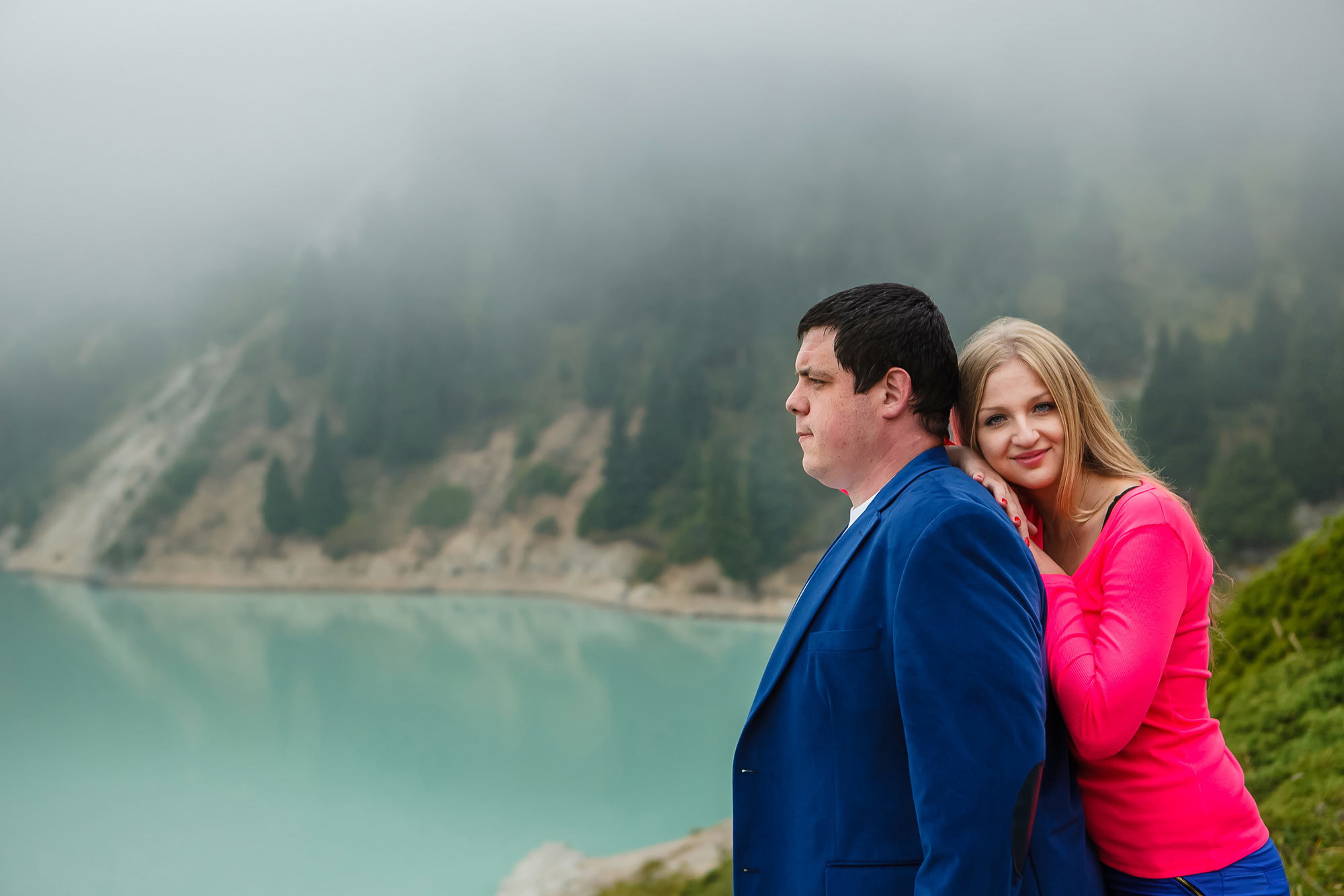 Профессиональный свадебный фотограф, видевший разные свадебные платья,. Свадебный и семейный фотограф Алматы Владимир Акуленко