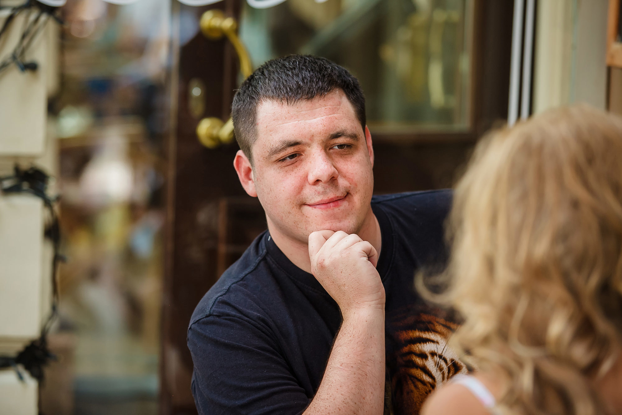 Профессиональный свадебный фотограф, видевший разные свадебные платья,. Свадебный и семейный фотограф Алматы Владимир Акуленко